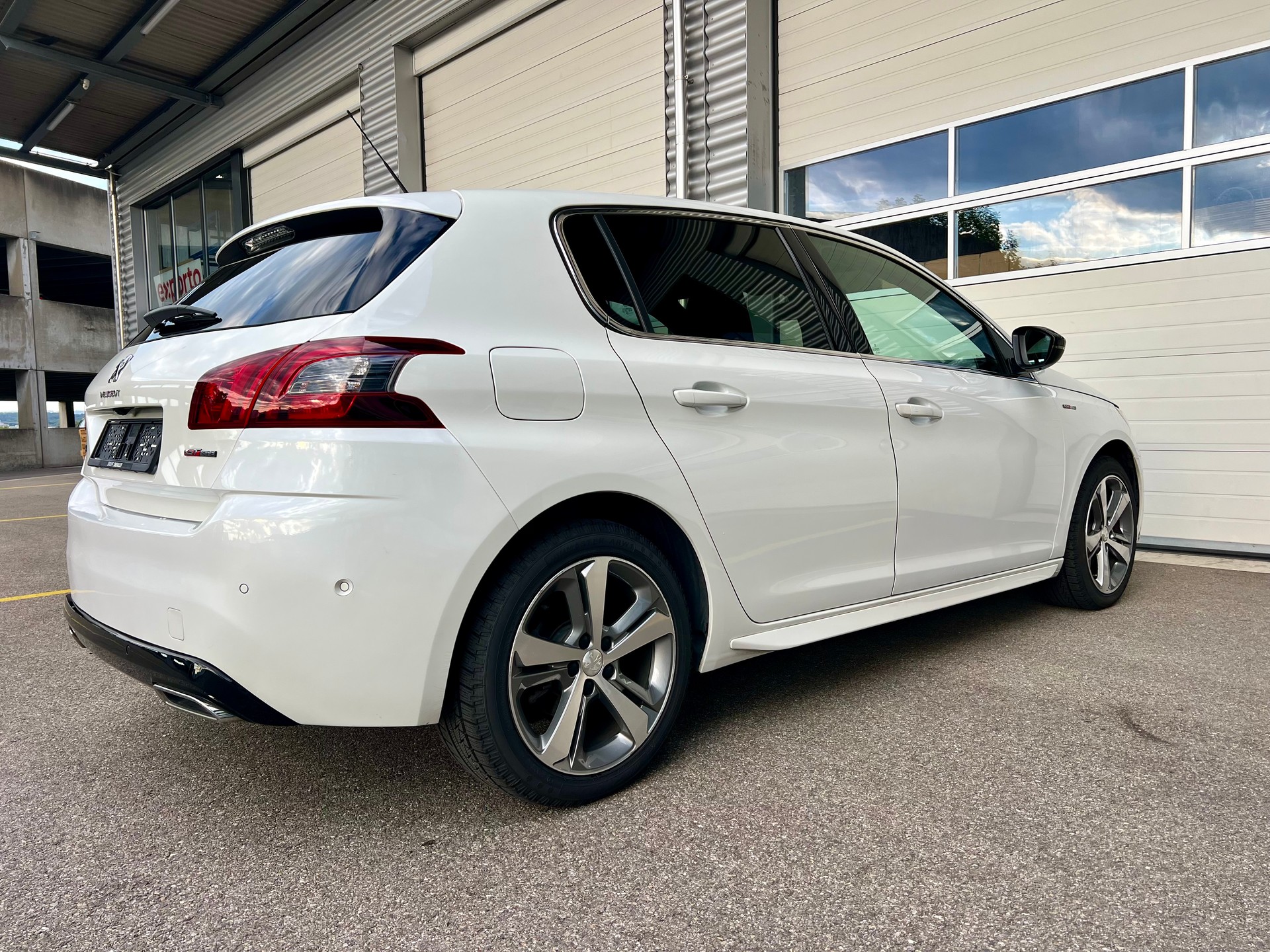PEUGEOT 308 1.5 BlueHDI GT Line EAT8-image-6