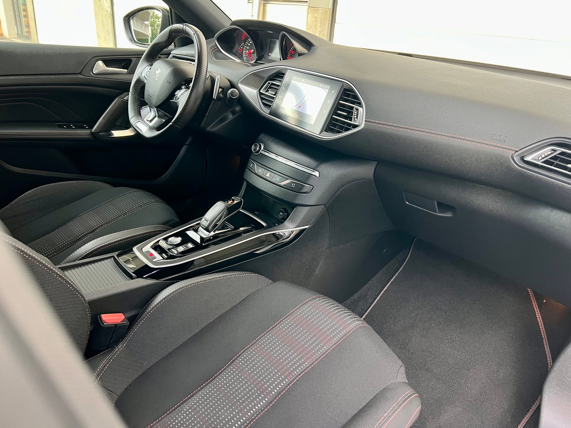 PEUGEOT 308 1.5 BlueHDI GT Line EAT8-image-13