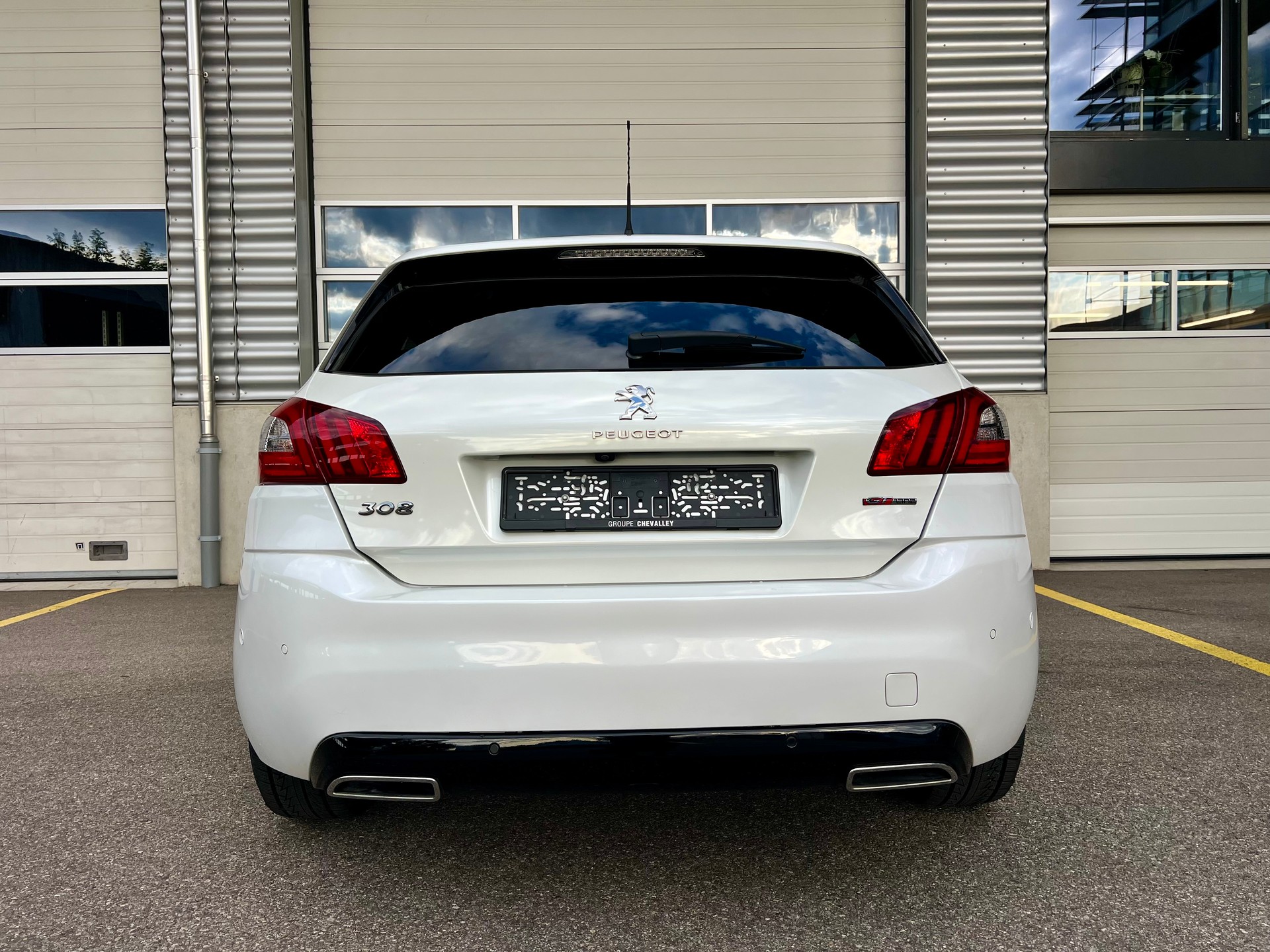 PEUGEOT 308 1.5 BlueHDI GT Line EAT8-image-4