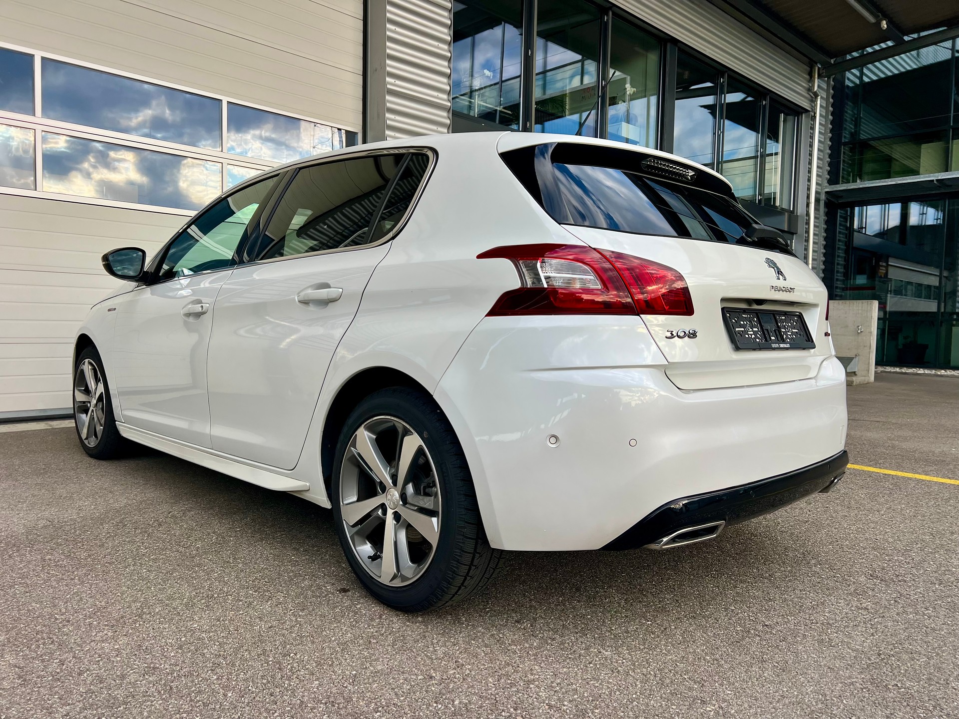 PEUGEOT 308 1.5 BlueHDI GT Line EAT8-image-5