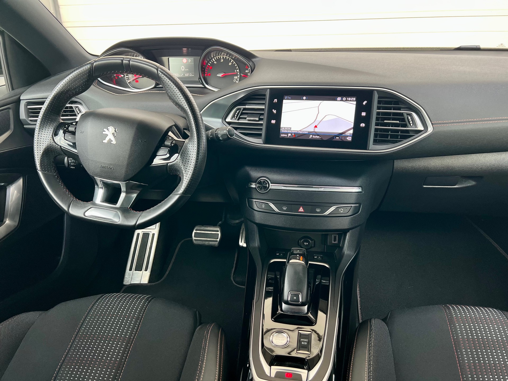 PEUGEOT 308 1.5 BlueHDI GT Line EAT8-image-9