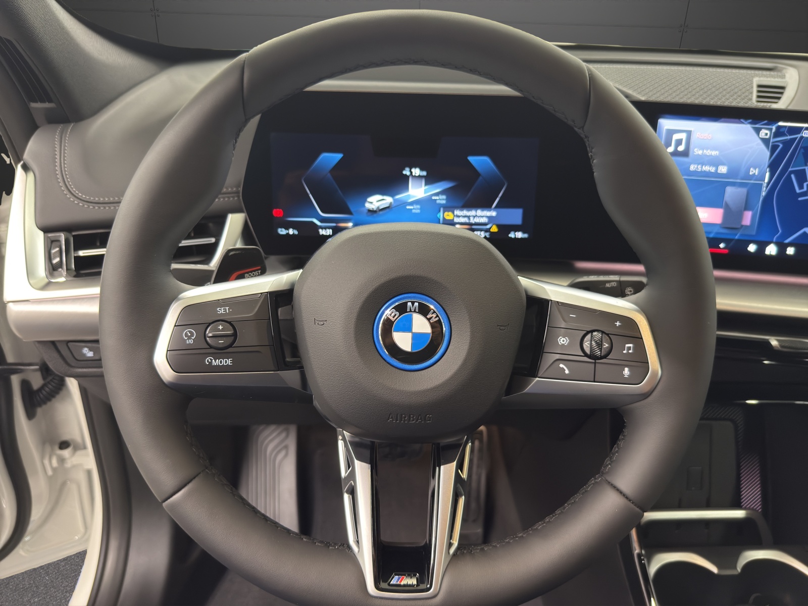 BMW iX1 eDrive 20 Edition M Sport-image-12