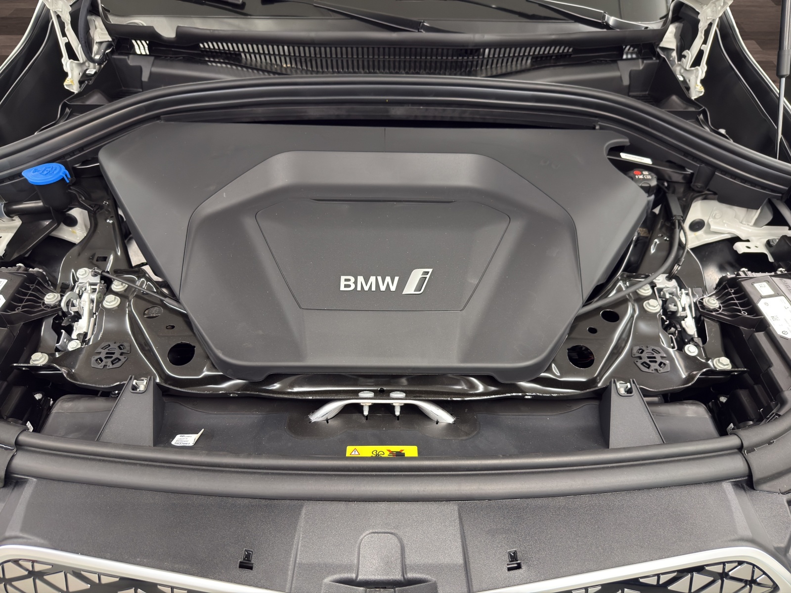 BMW iX1 eDrive 20 Edition M Sport-image-23