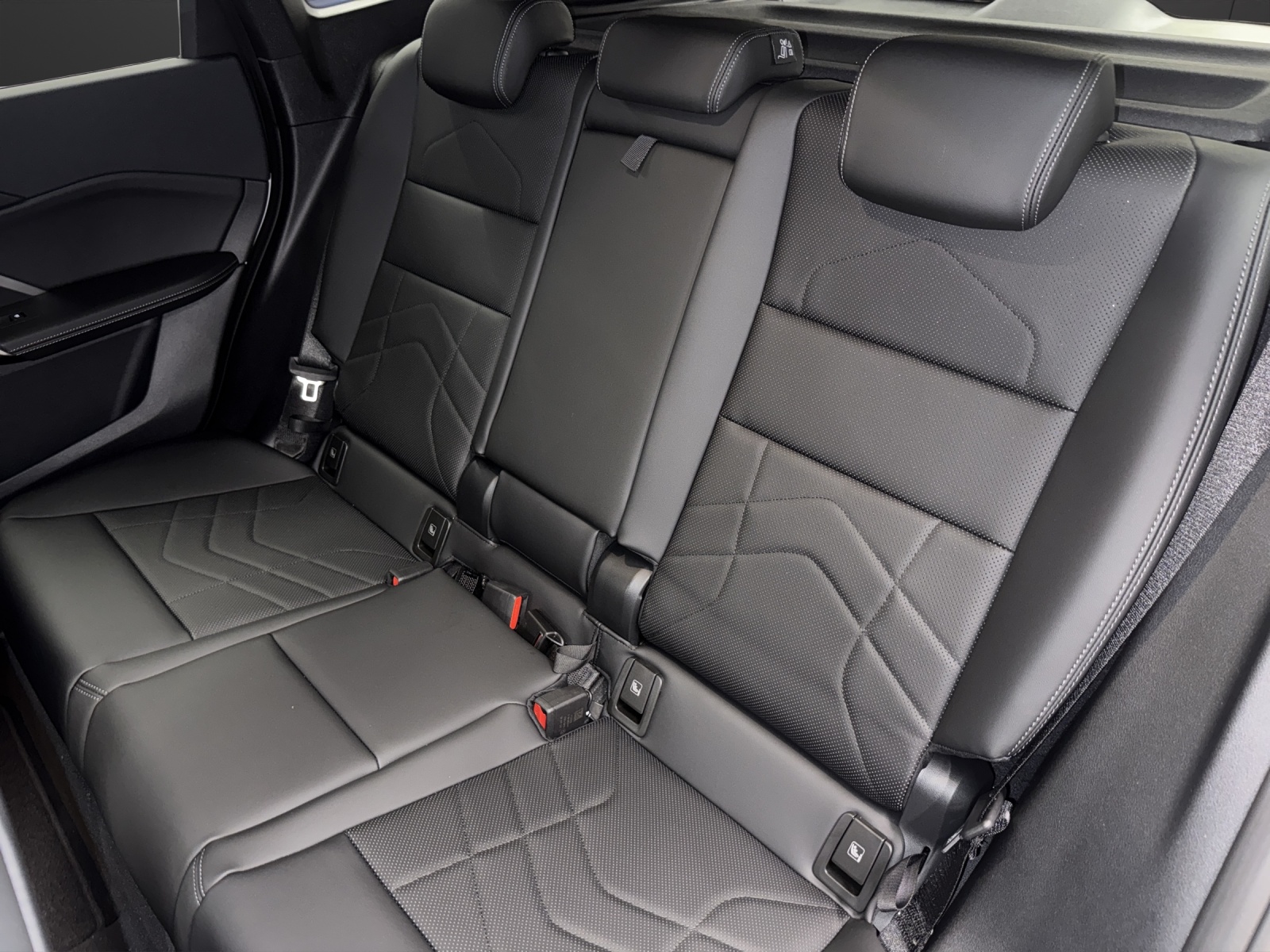 BMW iX1 eDrive 20 Edition M Sport-image-15