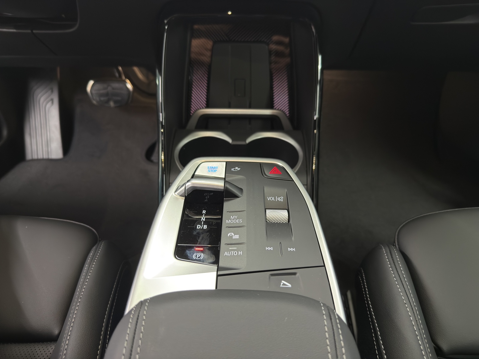 BMW iX1 eDrive 20 Edition M Sport-image-16
