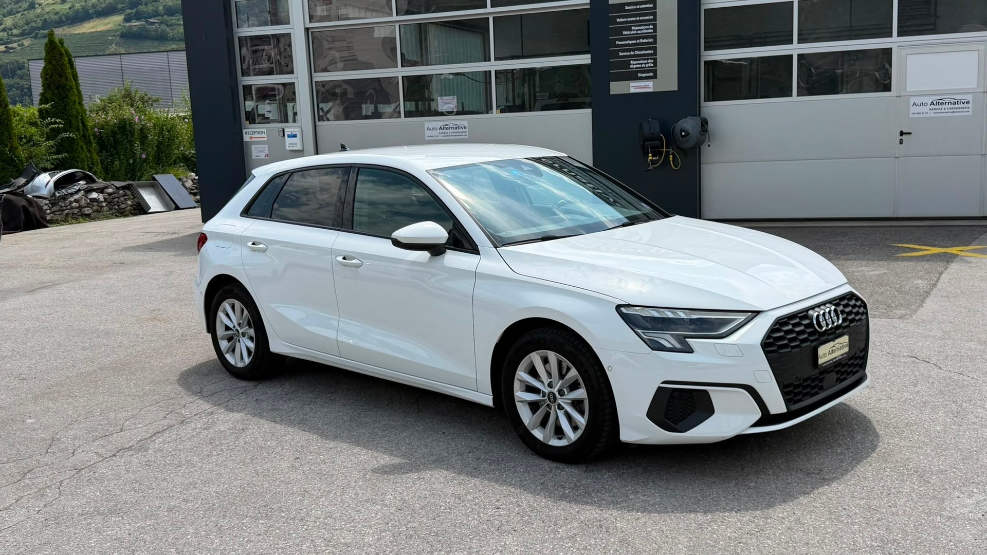 AUDI A3 Sportback 35 TFSI S line Attraction S-tronic-image-10