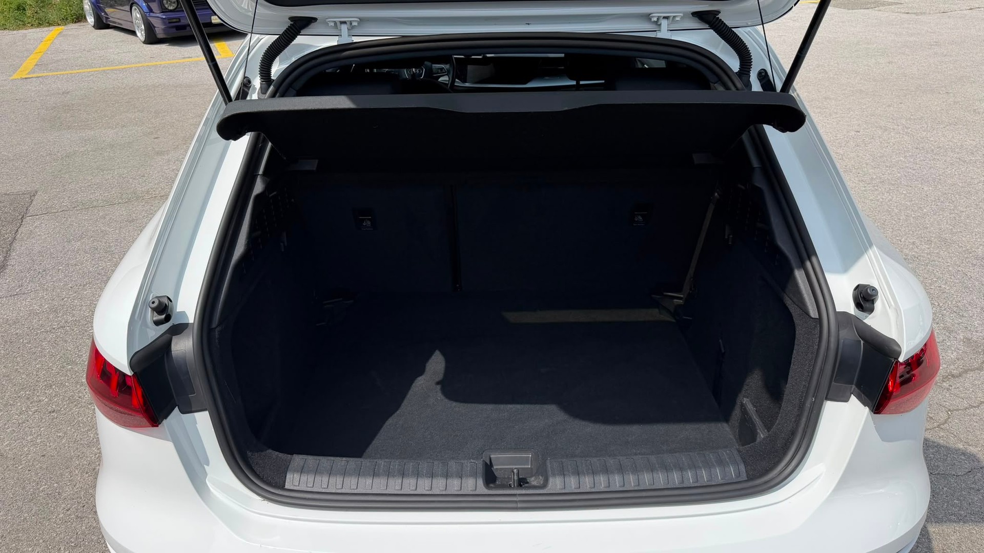 AUDI A3 Sportback 35 TFSI S line Attraction S-tronic-image-17