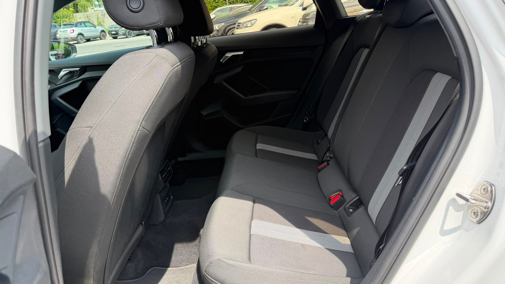 AUDI A3 Sportback 35 TFSI S line Attraction S-tronic-image-21