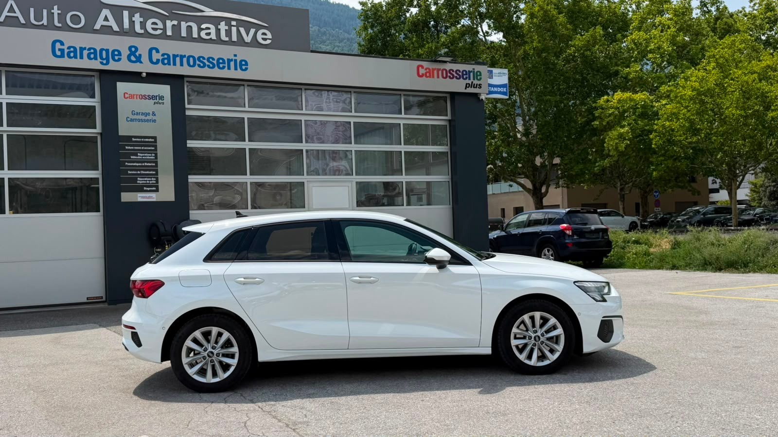AUDI A3 Sportback 35 TFSI S line Attraction S-tronic-image-2
