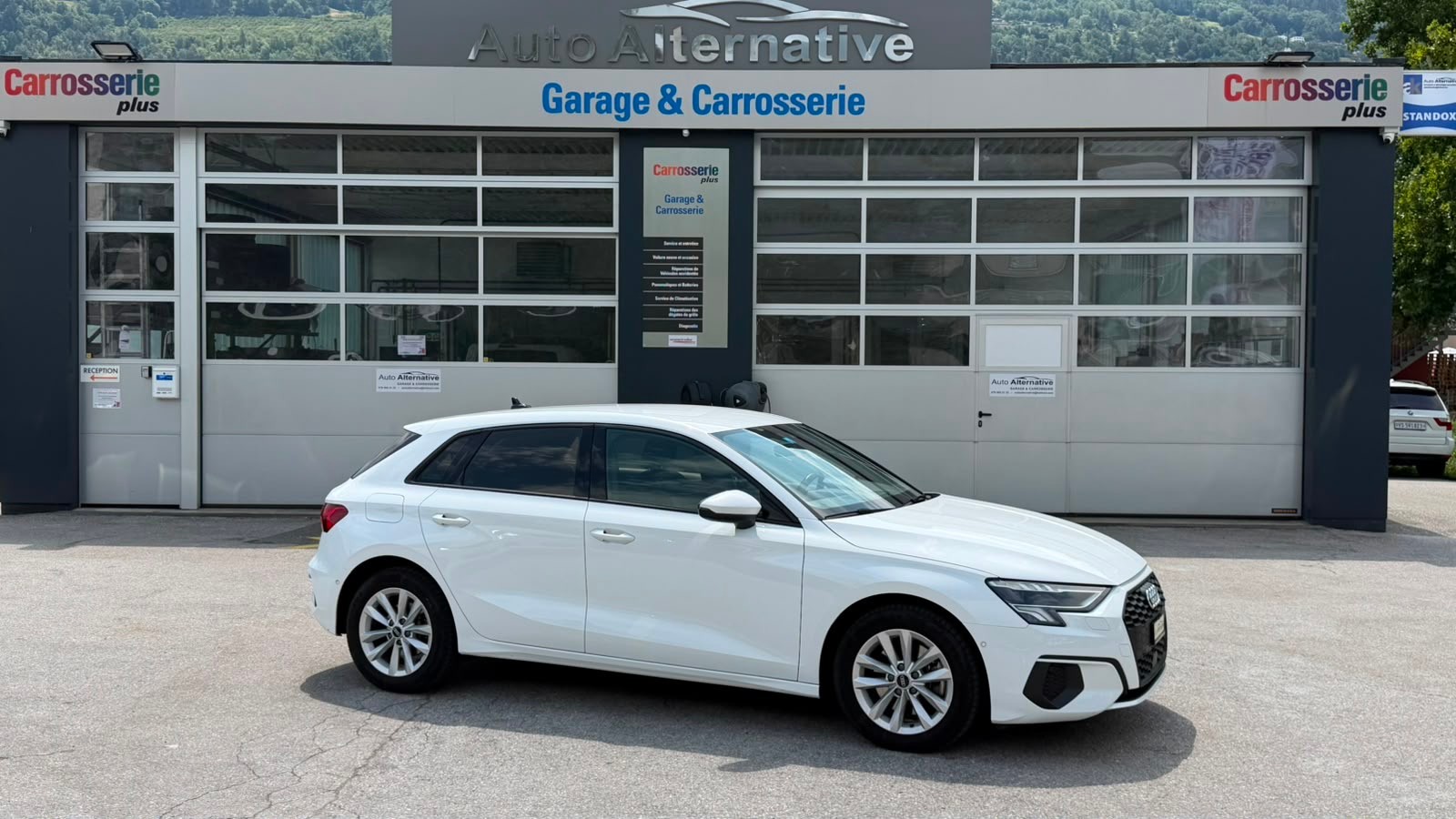 AUDI A3 Sportback 35 TFSI S line Attraction S-tronic-image-0