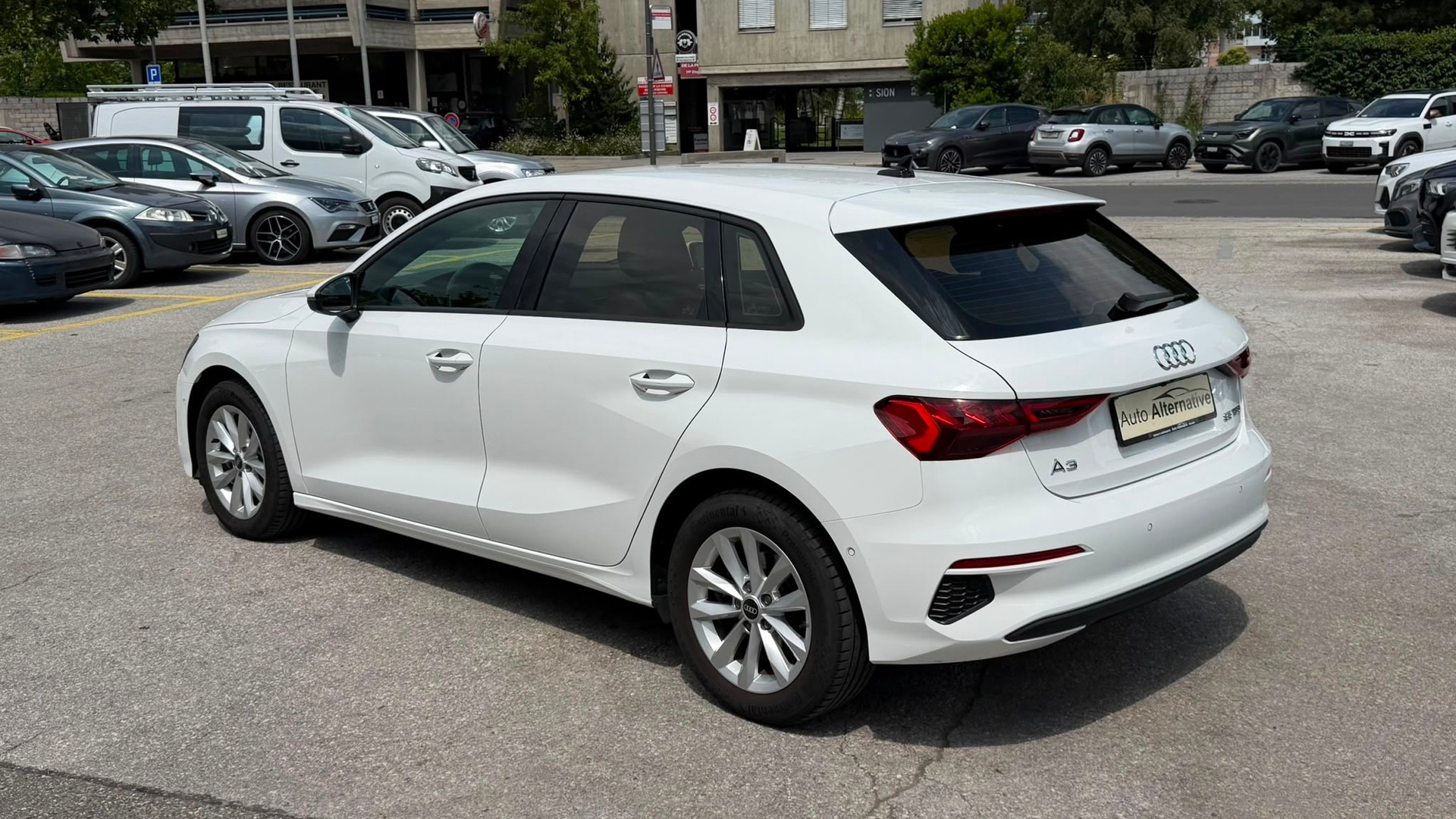 AUDI A3 Sportback 35 TFSI S line Attraction S-tronic-image-7