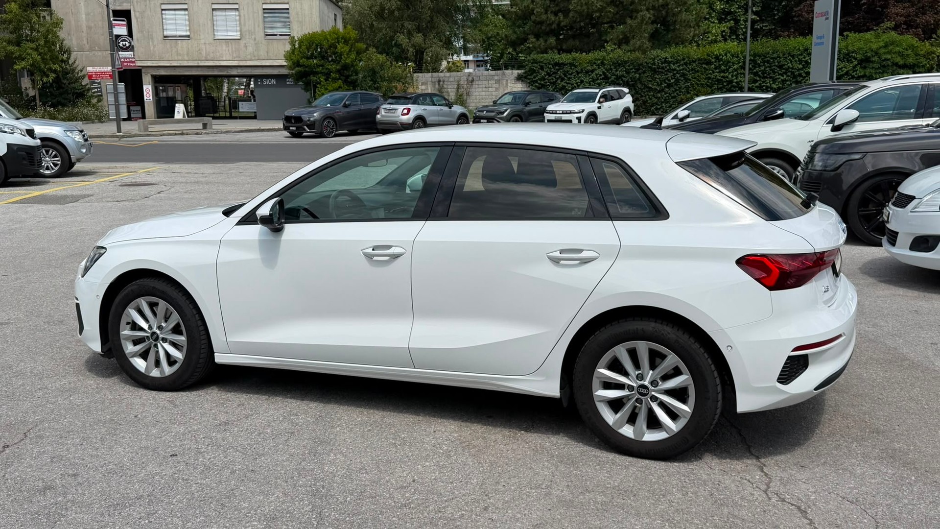 AUDI A3 Sportback 35 TFSI S line Attraction S-tronic-image-13