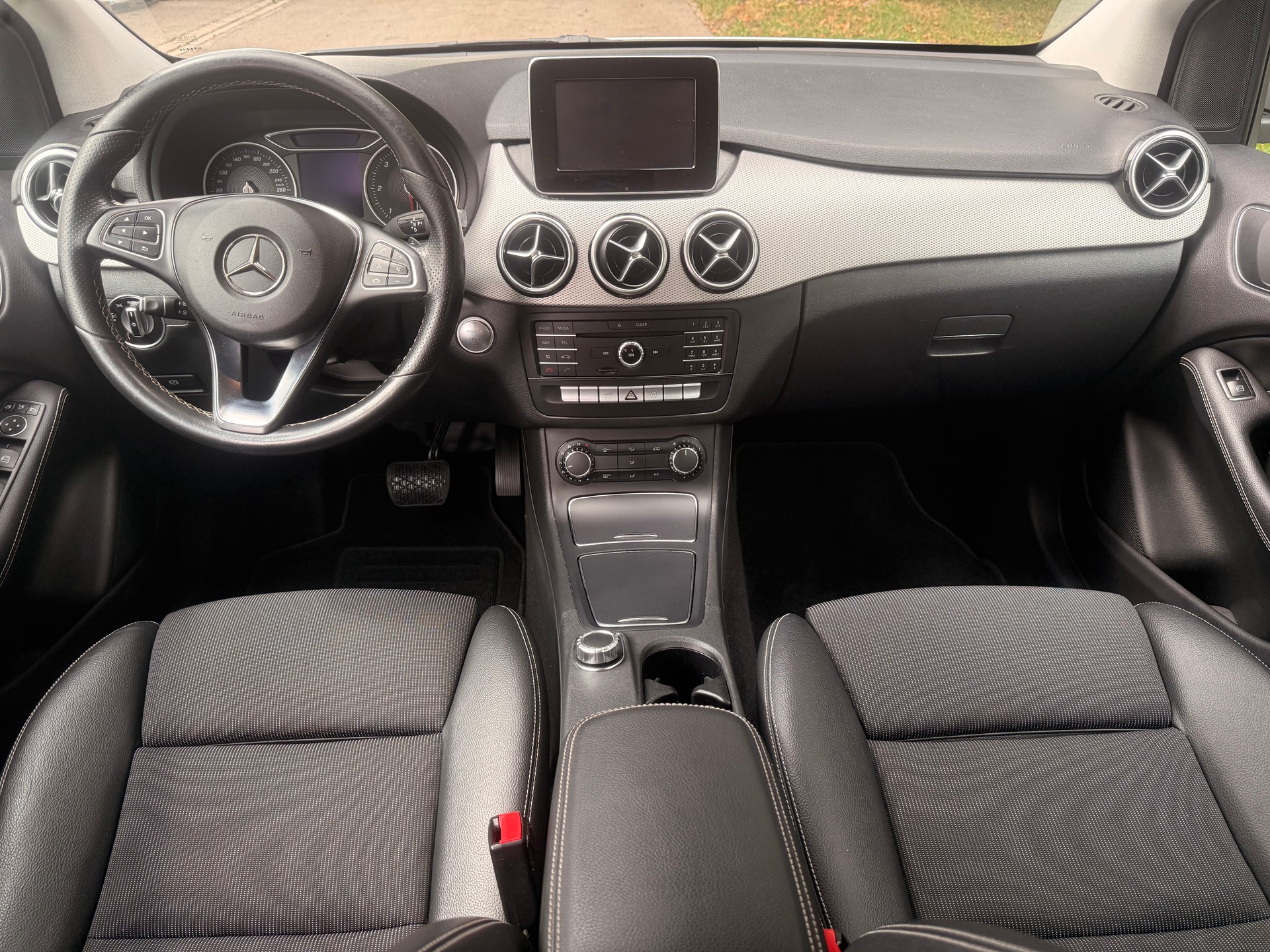 MERCEDES-BENZ B 200-image-6