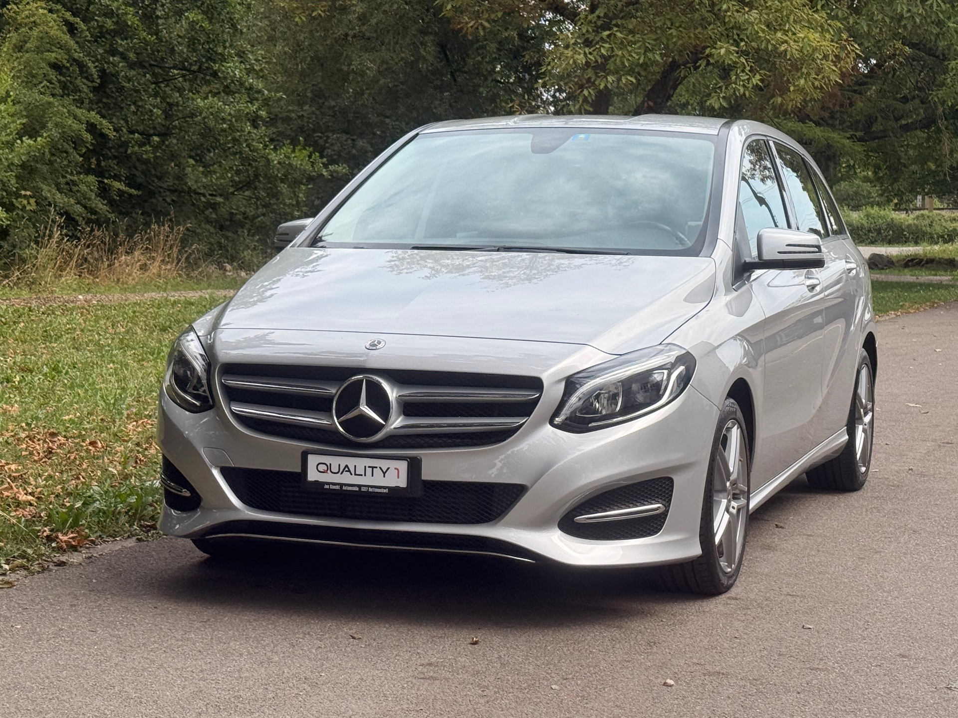 MERCEDES-BENZ B 200-image-0