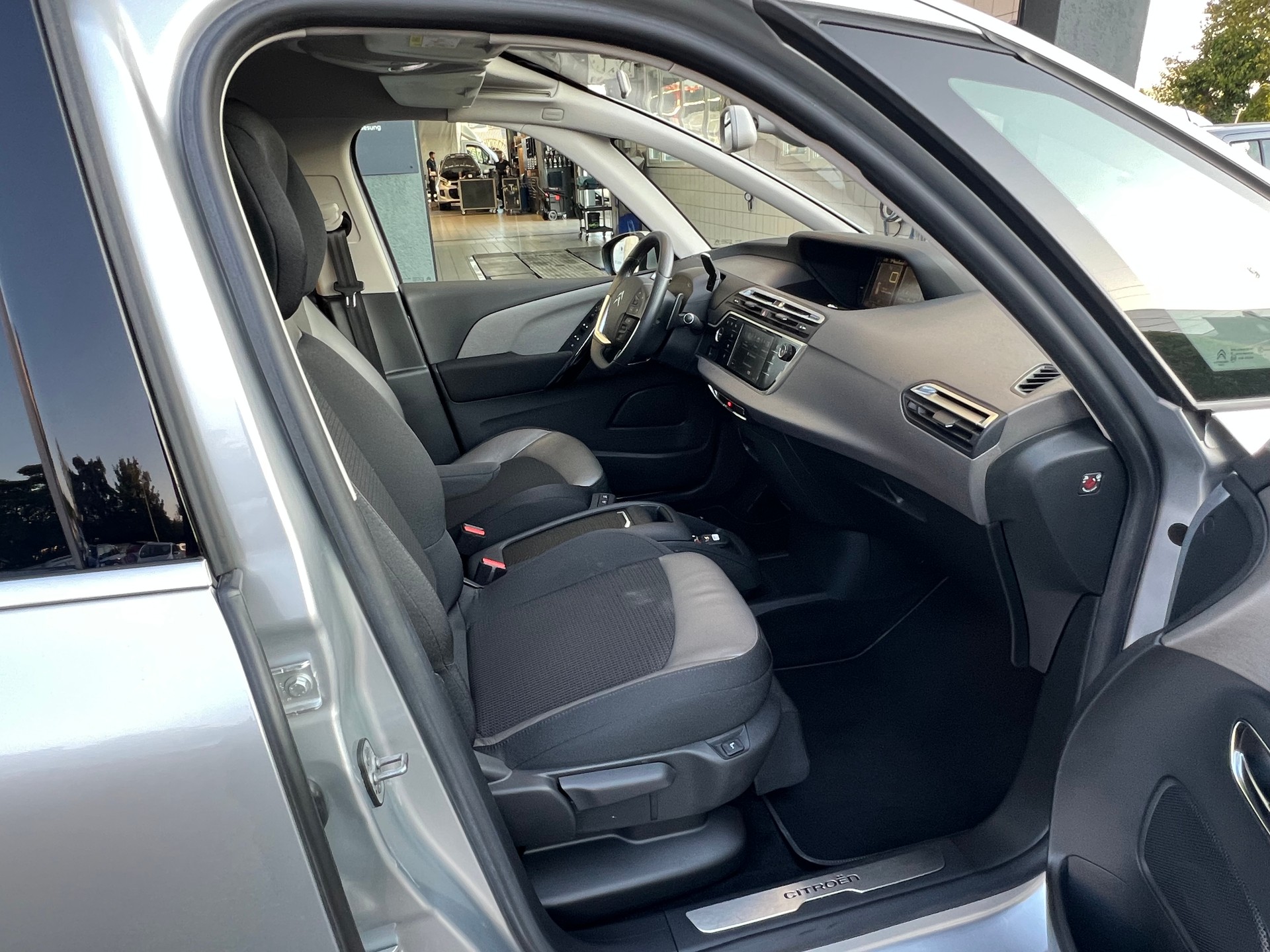 CITROEN C4 Picasso 1.6 e-HDi 115 Exclusive ETG-image-12