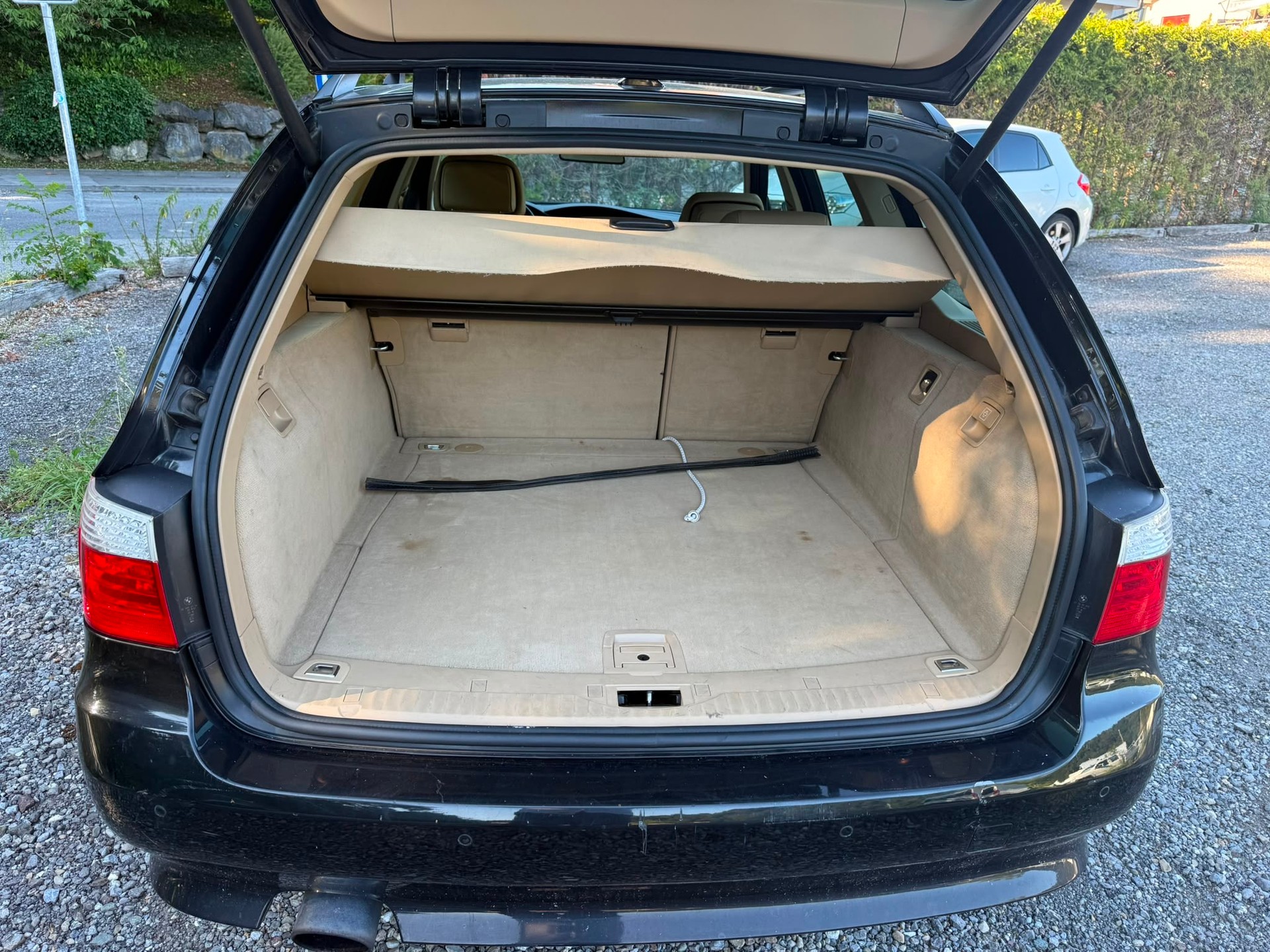 BMW 520d Touring Steptronic-image-12
