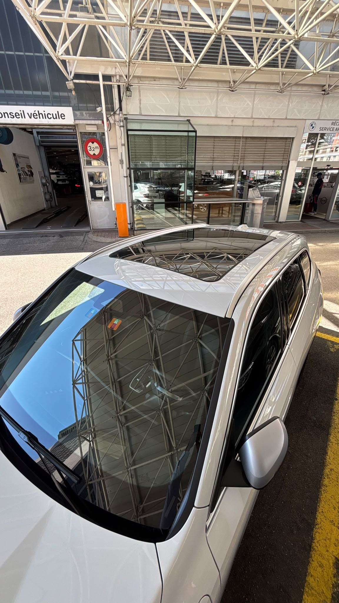 BMW 30e xDrive-image-5