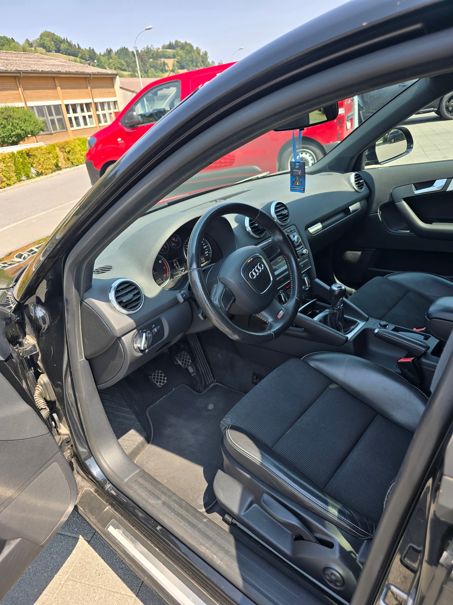 AUDI 2.0 16V T FSI Attraction-image-6