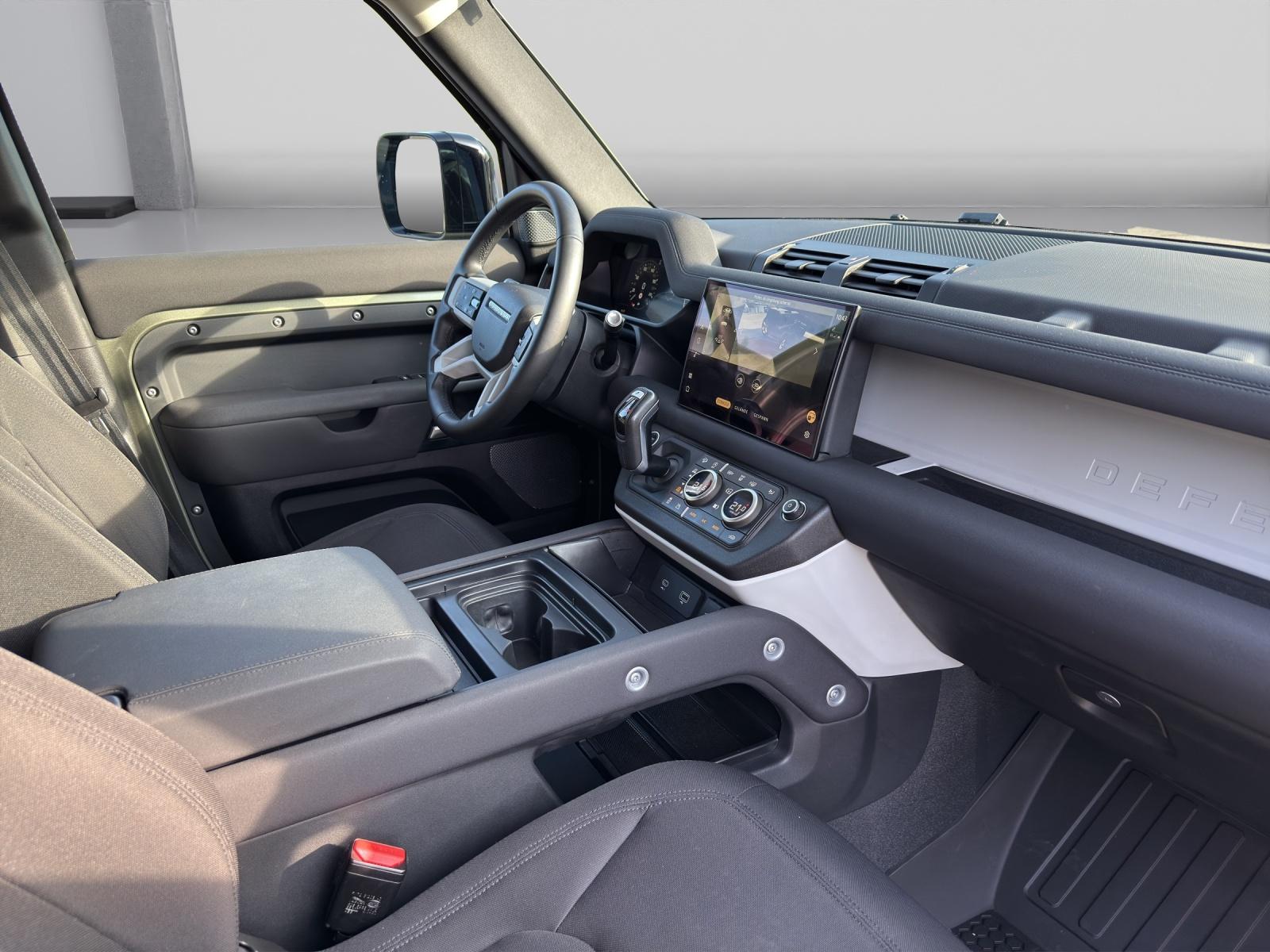 LAND ROVER Defender 110 3.0 D I6 250 mit Anhängerkupplung 3'500 kg-image-14