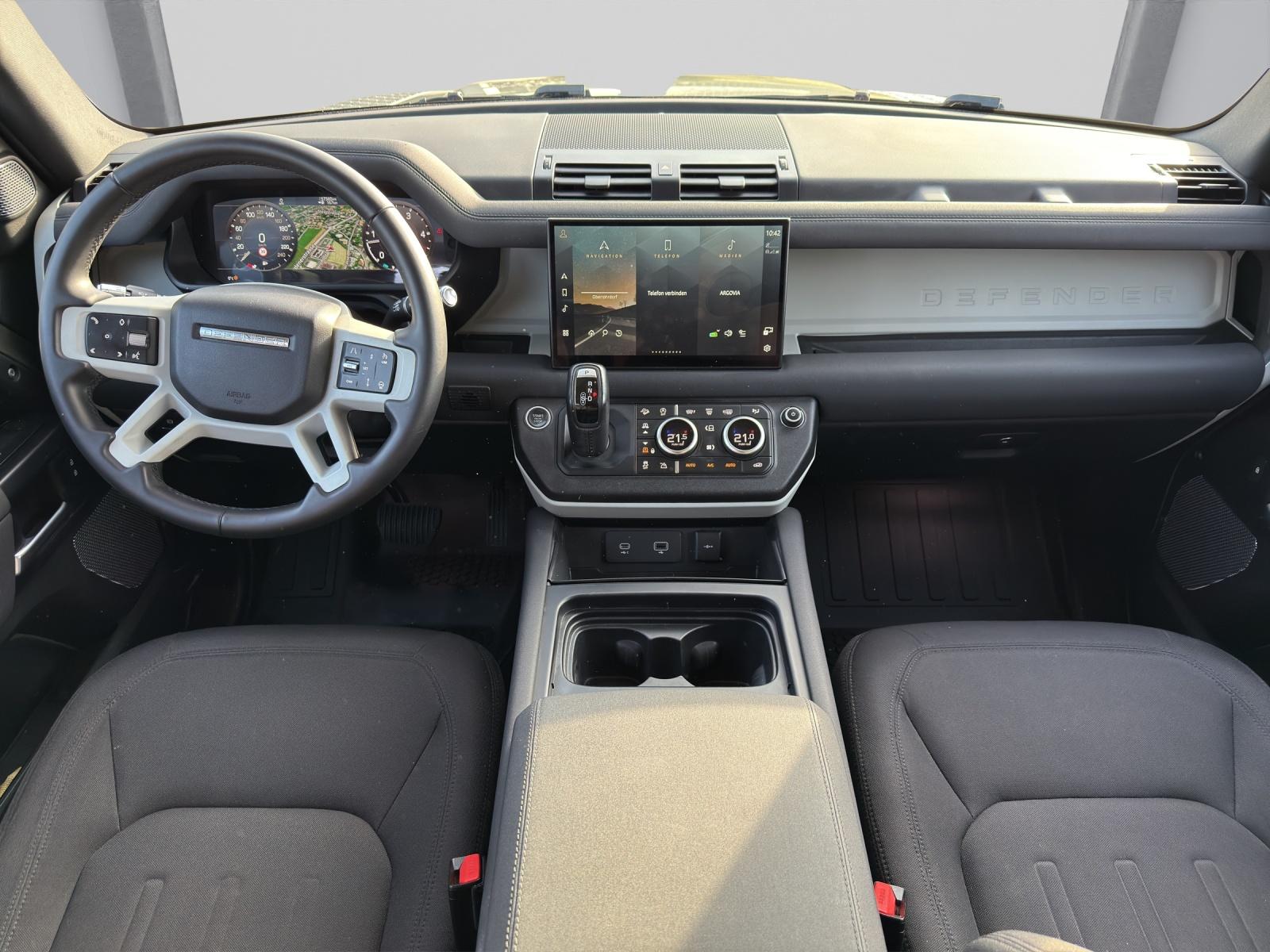 LAND ROVER Defender 110 3.0 D I6 250 mit Anhängerkupplung 3'500 kg-image-11