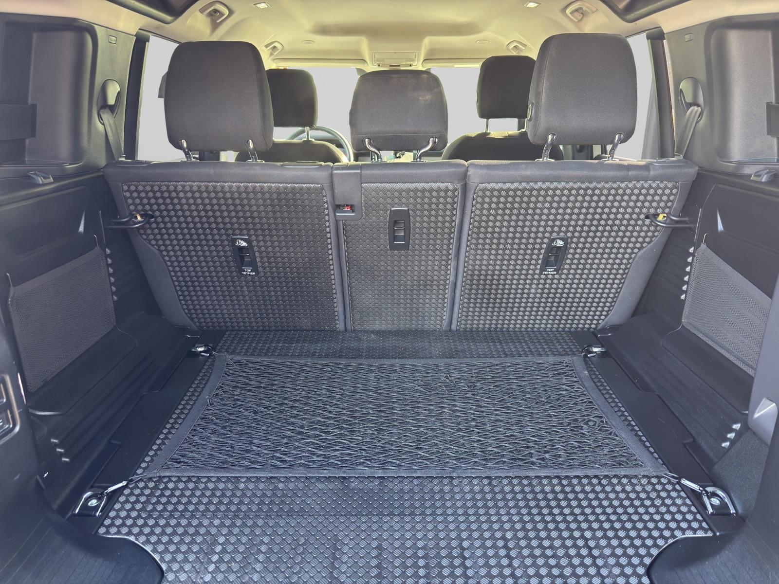 LAND ROVER Defender 110 3.0 D I6 250 mit Anhängerkupplung 3'500 kg-image-16