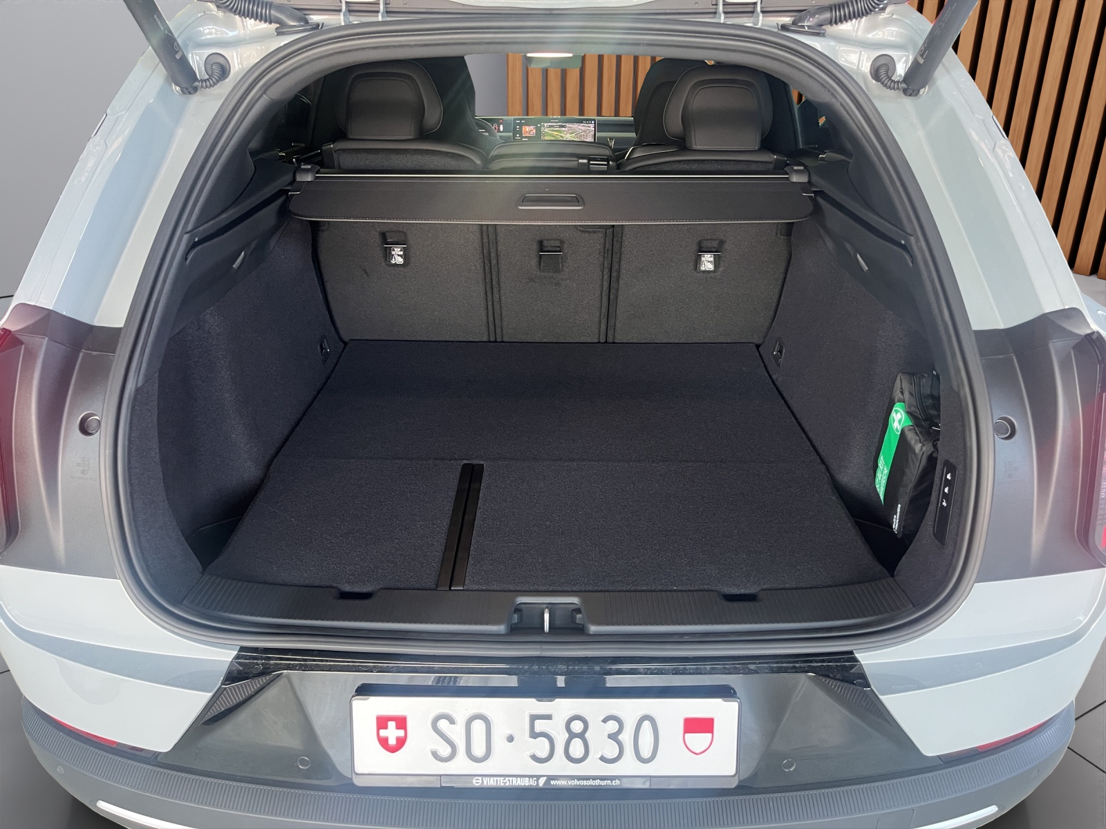 VOLVO EX60 Twin Ultra AWD-image-16