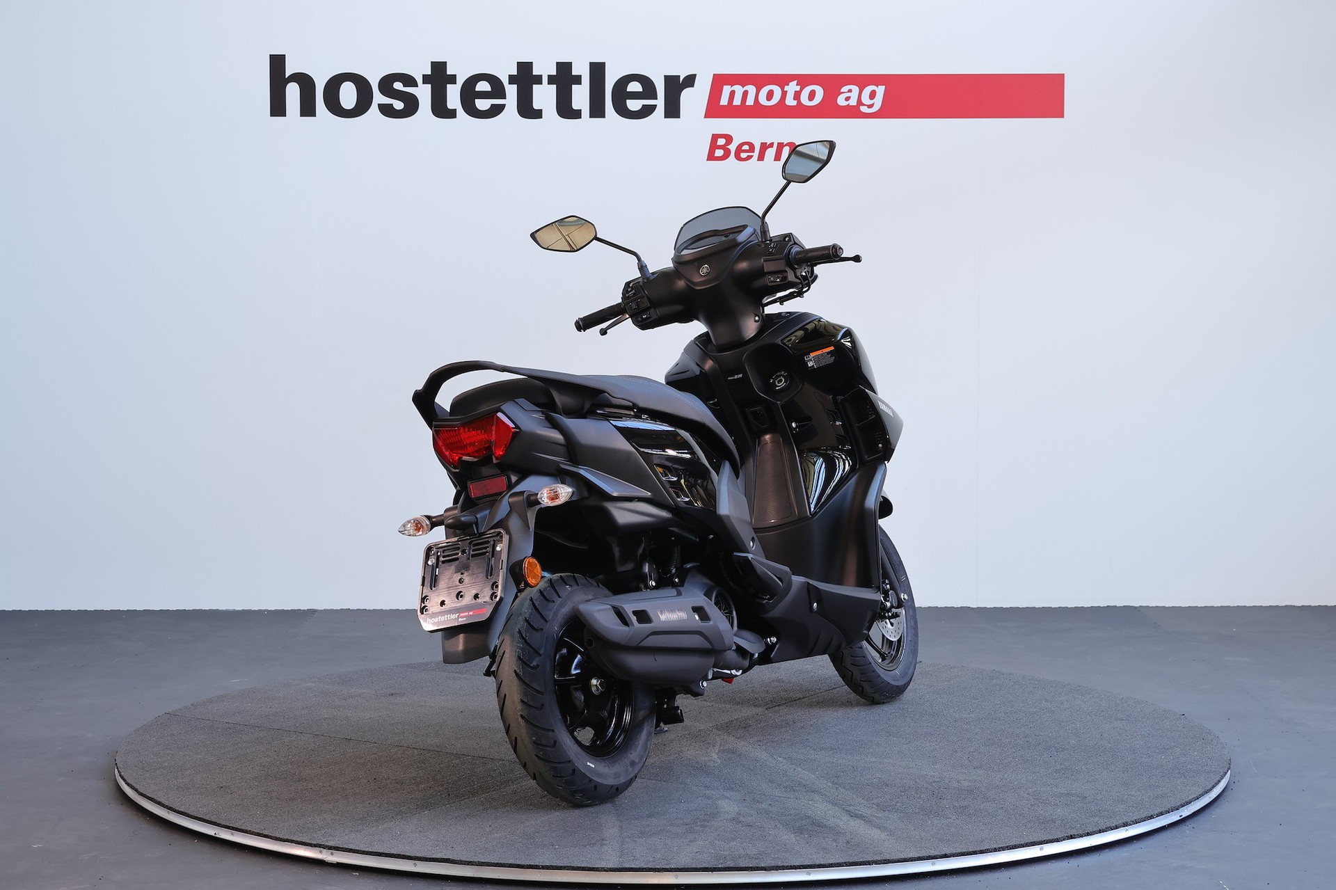 YAMAHA RayZR-showroom-element-2