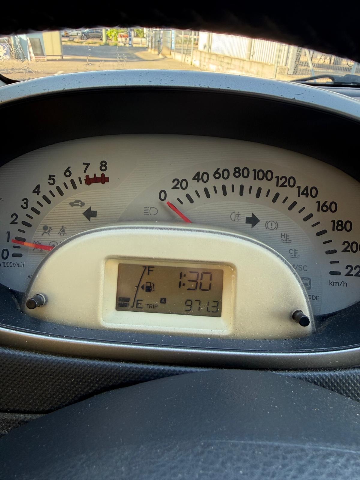 DAIHATSU 1.3 4wD-showroom-element-1