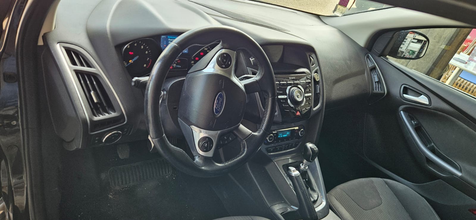 FORD Focus 1.6 SCTi Trend-image-1