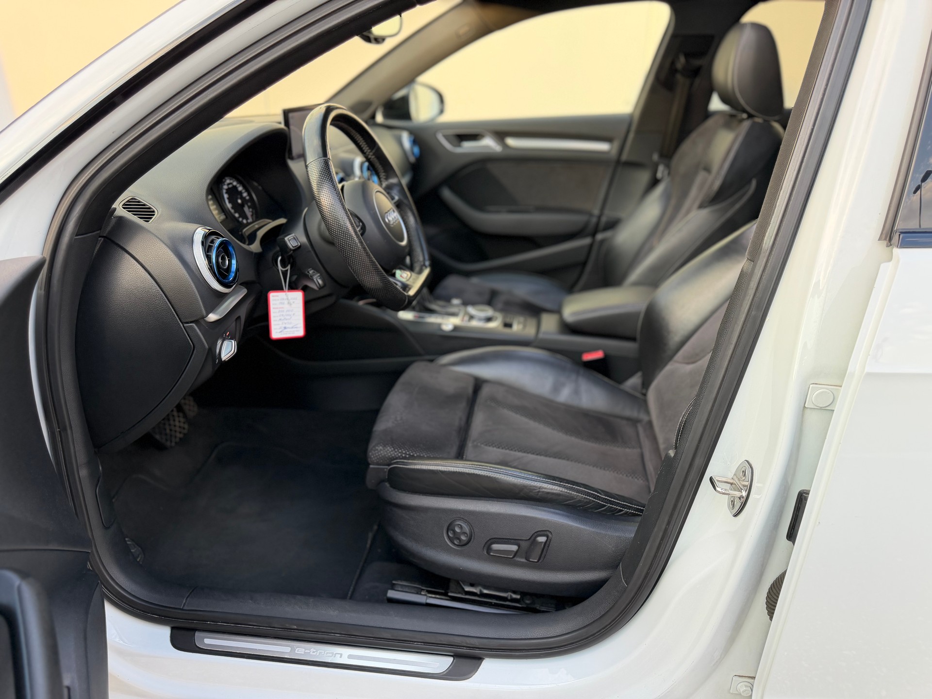 AUDI A3 Sportback 1.4 e-tron Ambition S-tronic-image-10
