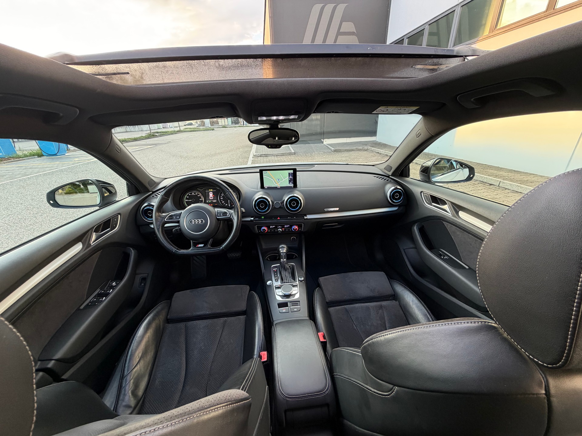 AUDI A3 Sportback 1.4 e-tron Ambition S-tronic-image-8