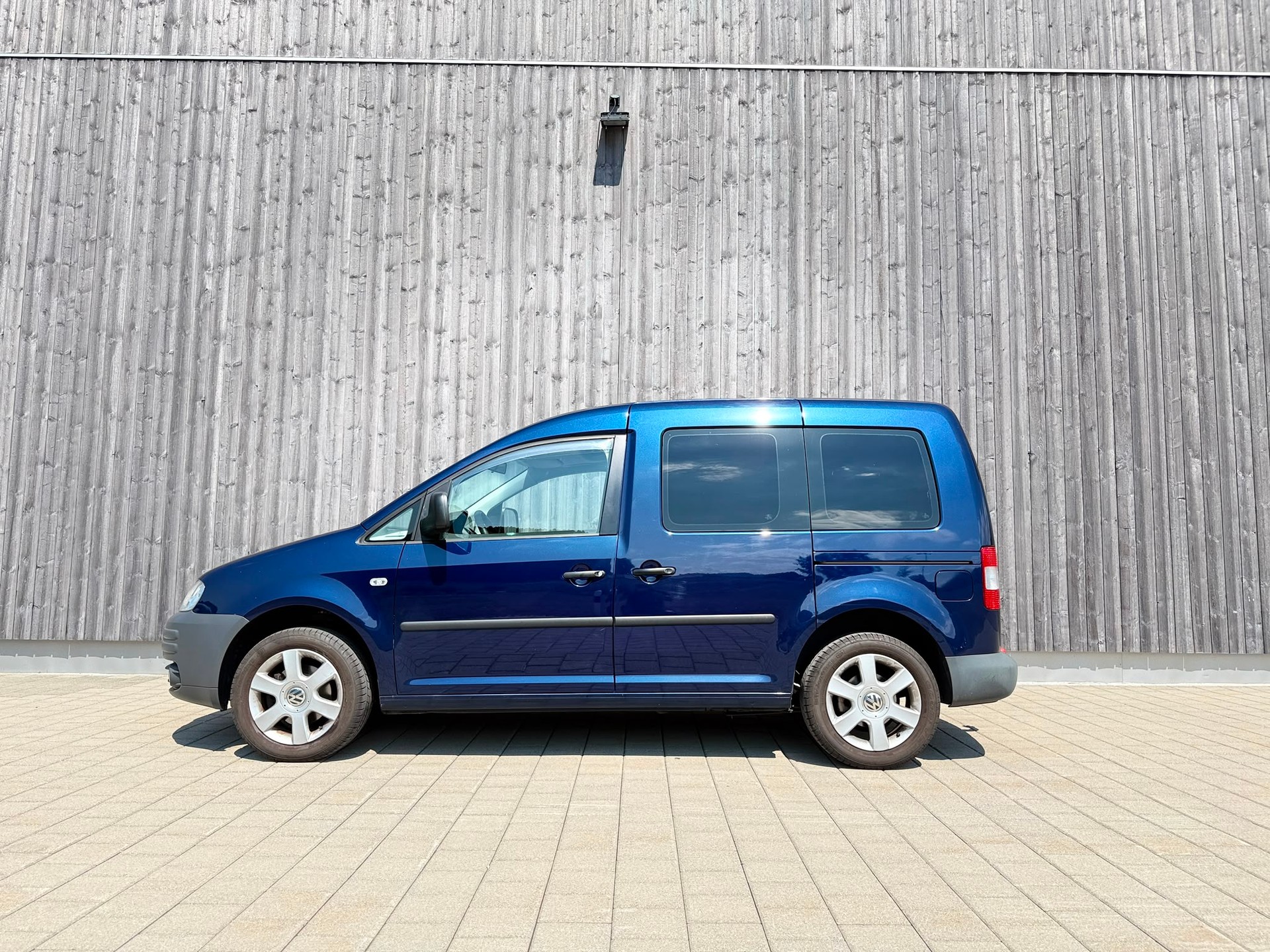 VW Caddy Life 1.6-image-1