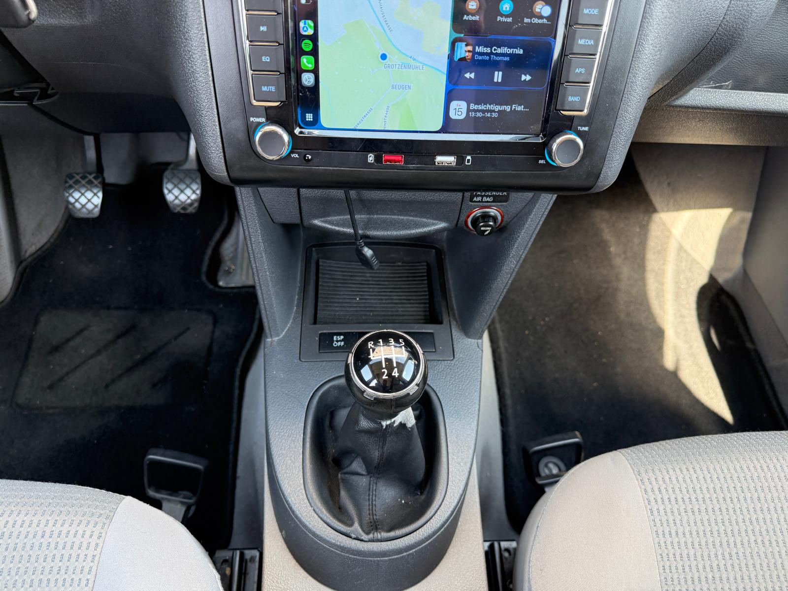 VW Caddy Life 1.6-image-10
