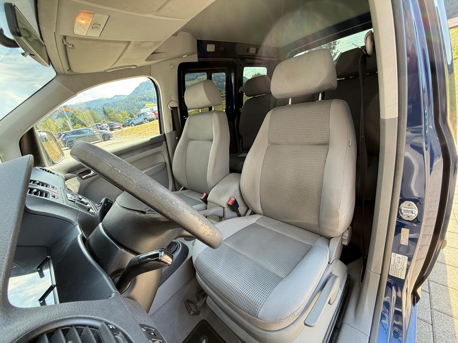 VW Caddy Life 1.6-image-11