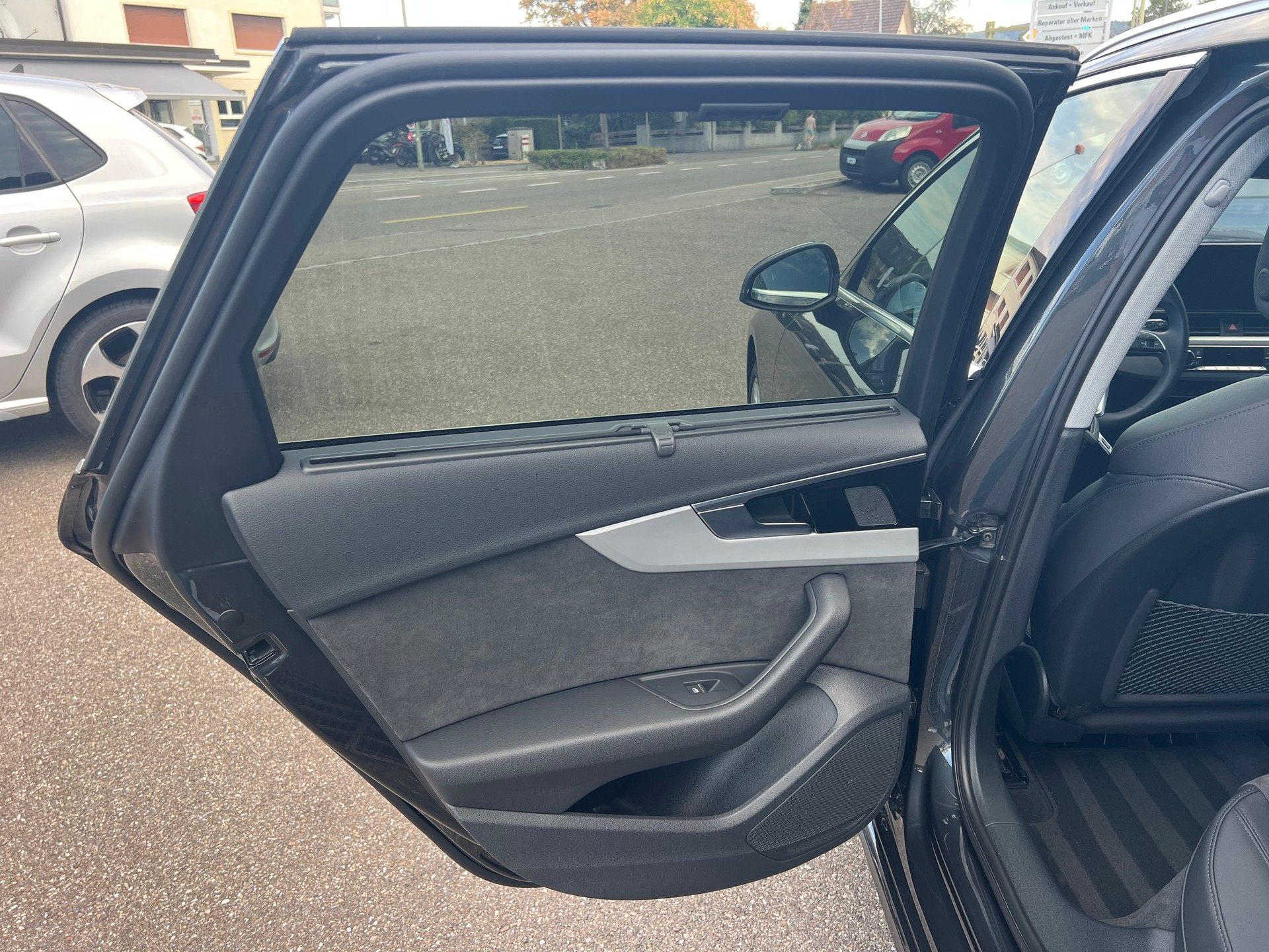AUDI A4 Avant 40 TDI advanced quattro S-tronic-image-19