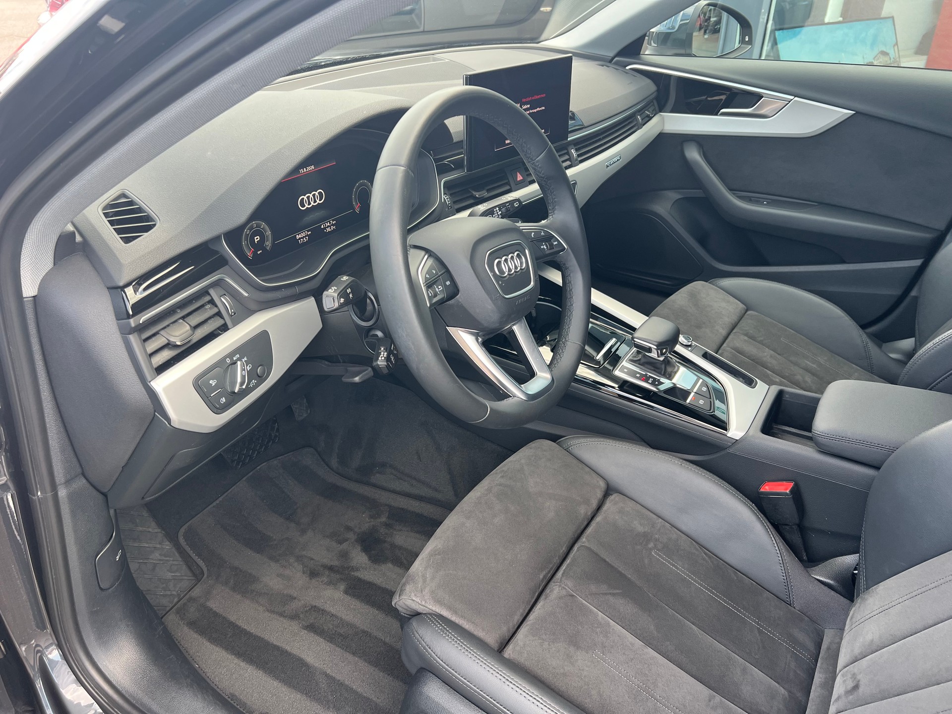 AUDI A4 Avant 40 TDI advanced quattro S-tronic-image-13