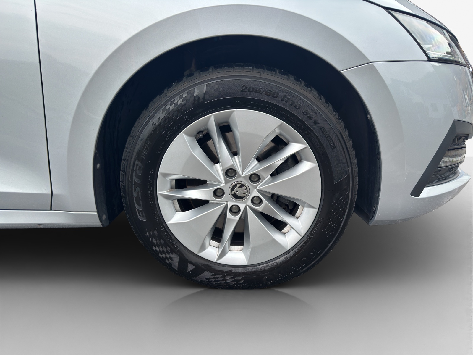 SKODA Octavia Combi 2.0 TDI DSG Ambition 4x4-image-13