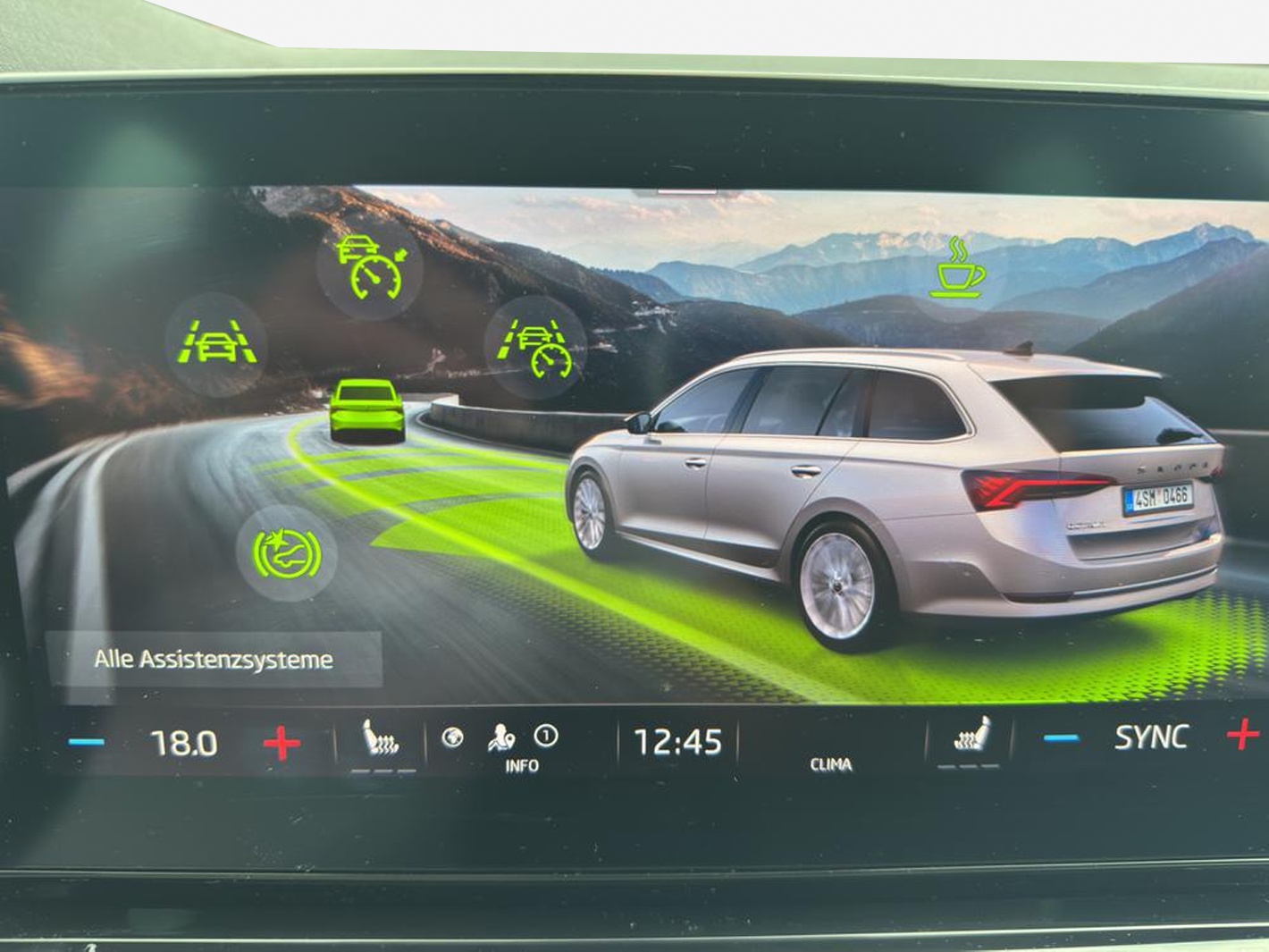 SKODA Octavia Combi 2.0 TDI DSG Ambition 4x4-image-15