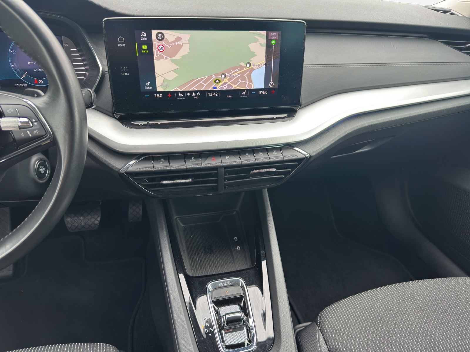 SKODA Octavia Combi 2.0 TDI DSG Ambition 4x4-image-10