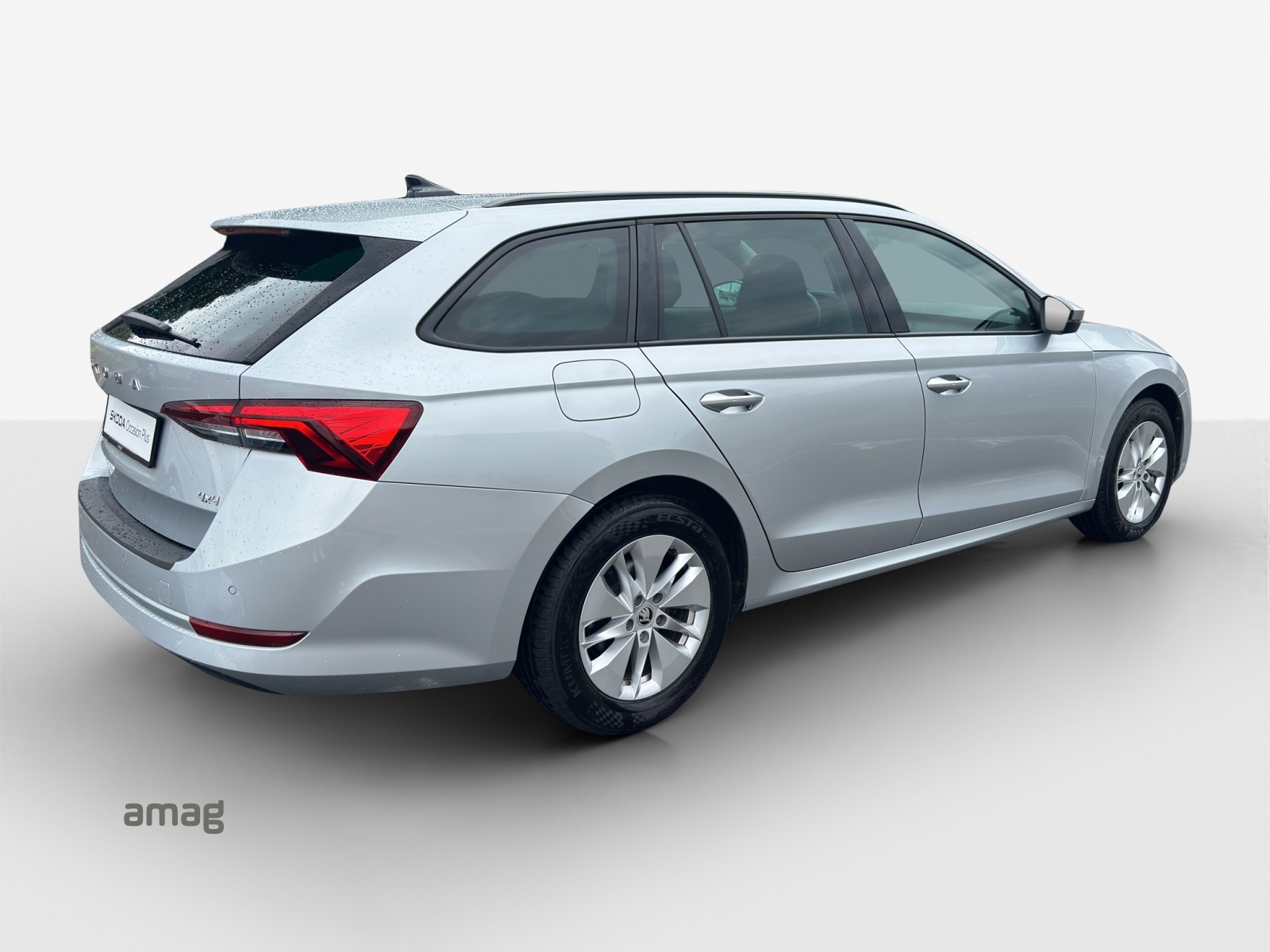 SKODA Octavia Combi 2.0 TDI DSG Ambition 4x4-image-4