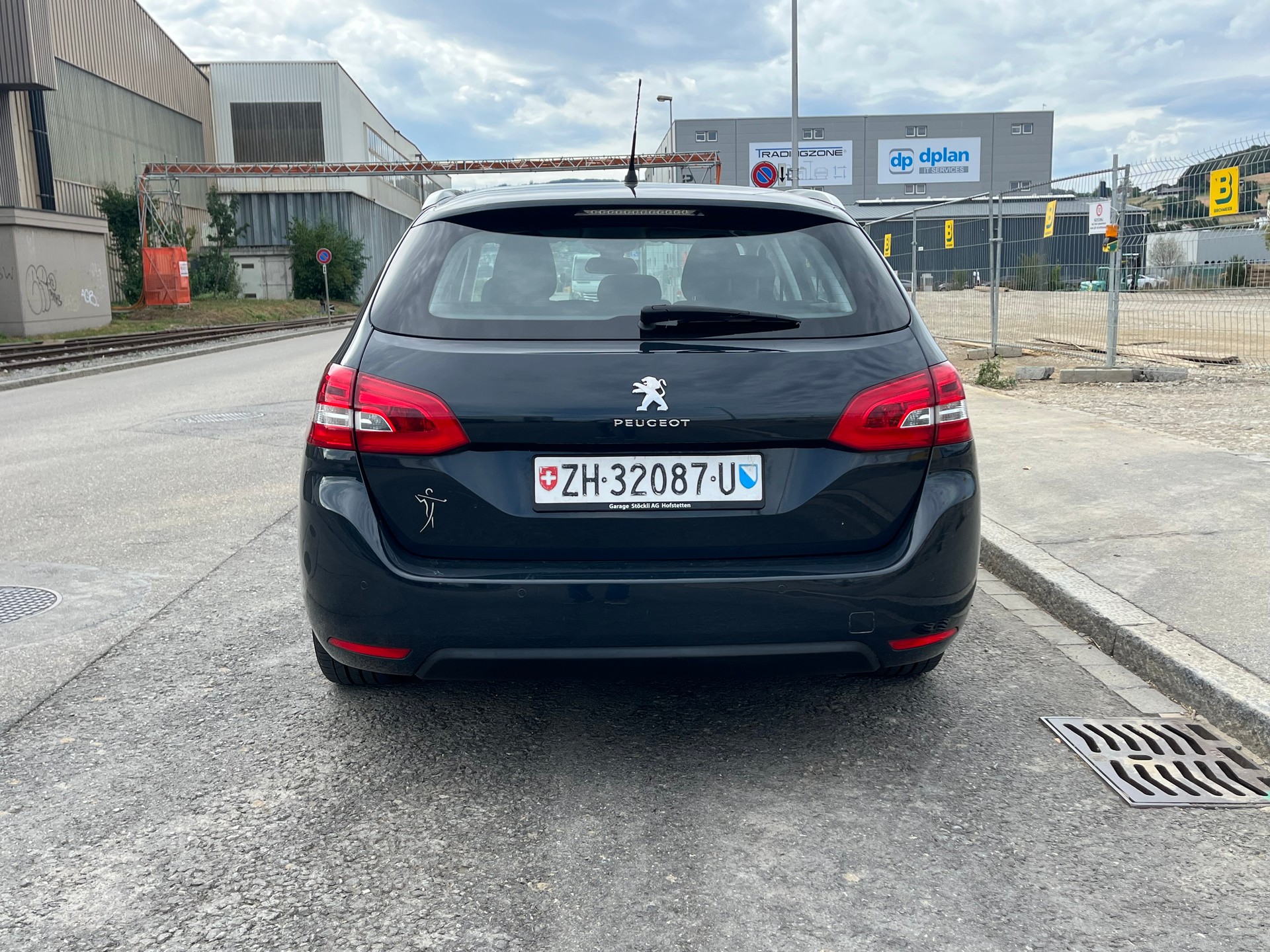 PEUGEOT 308 SW 1.6 BlueHDI Business Line EAT6-image-4