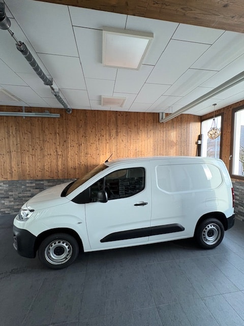 CITROEN Berlingo Van 1.2 Pure Tech 110 s/s Driver 650kg-image-2