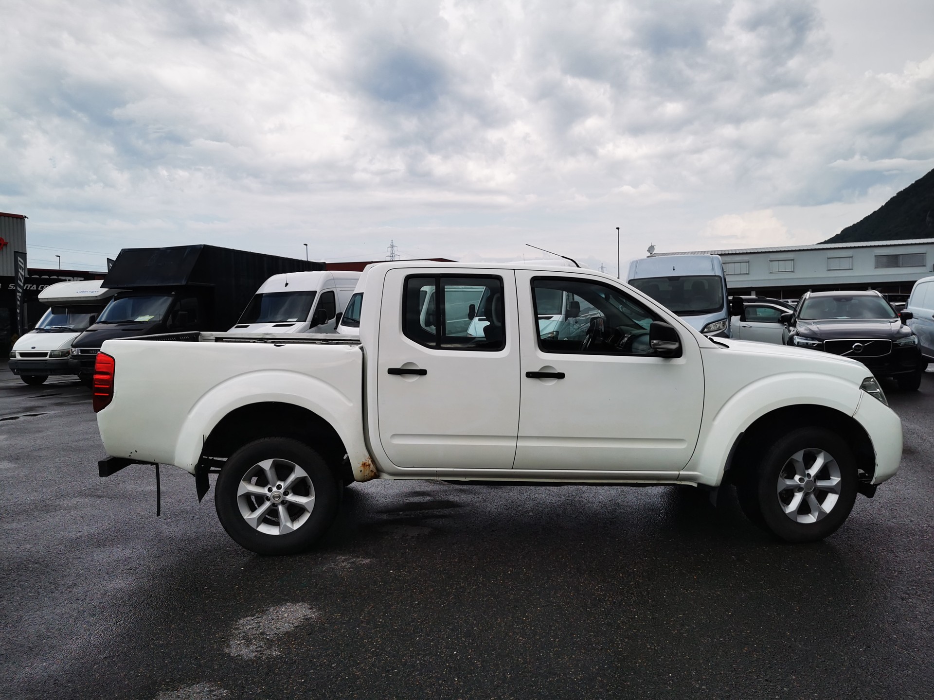 NISSAN Navara Double Cab LE 2.5 dCi 4WD LB-image-0