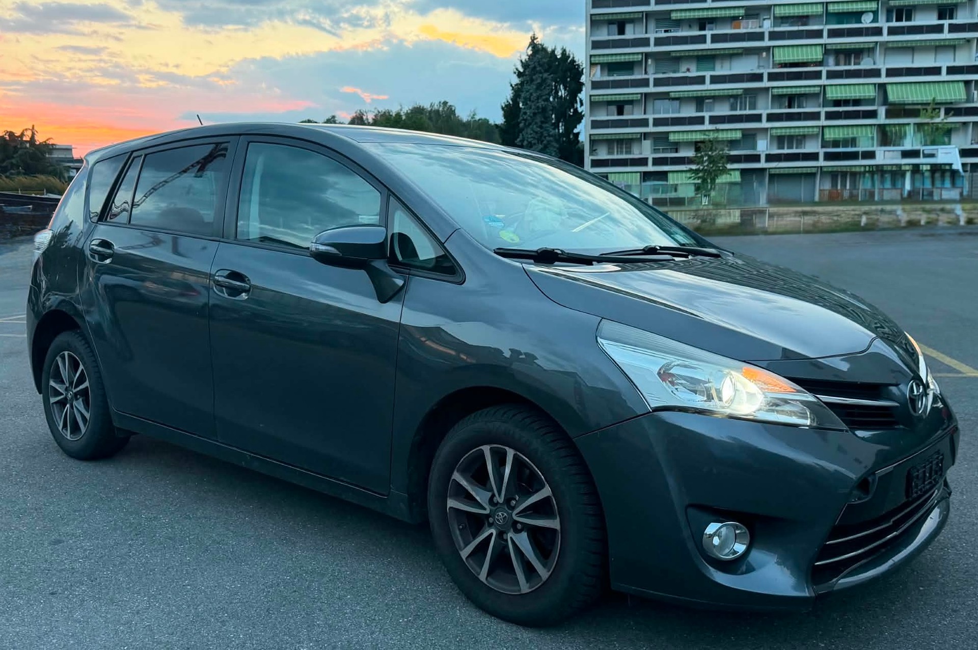 TOYOTA VERSO