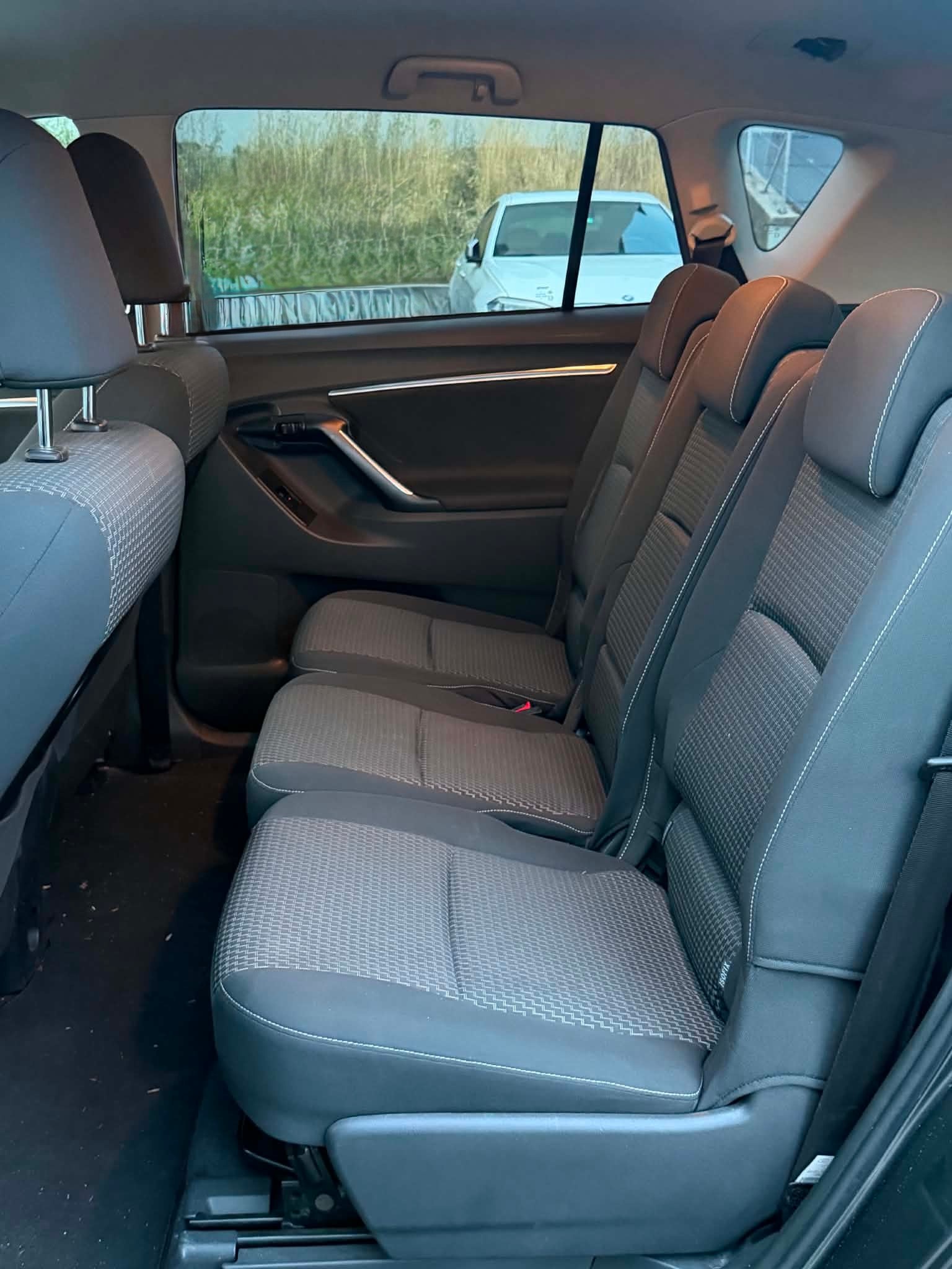 TOYOTA VERSO-image-6
