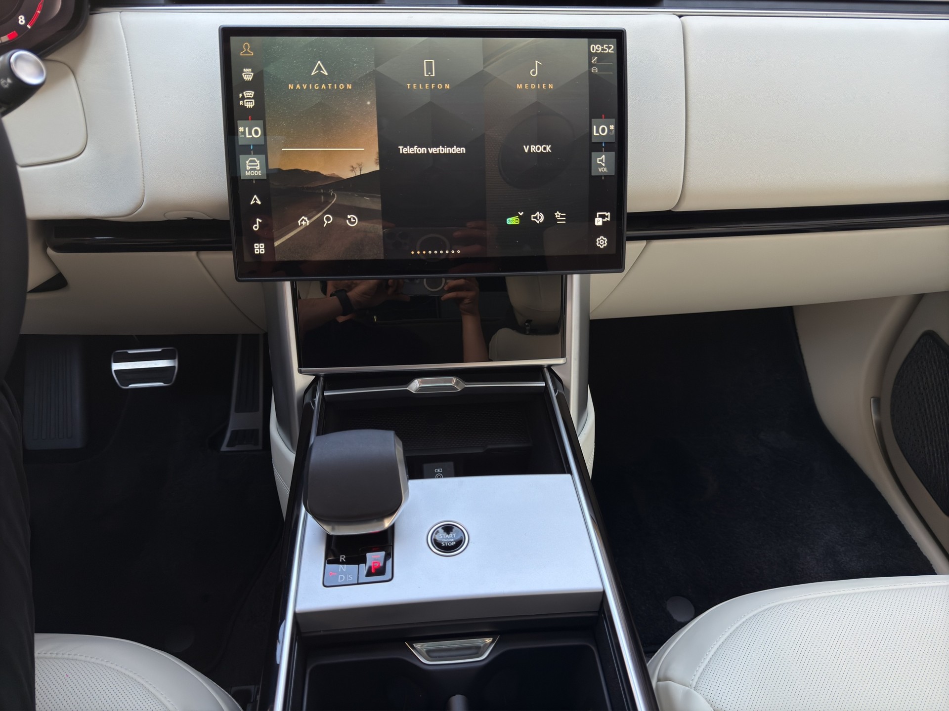 LAND ROVER Range Rover 4.4 V8 Autobiography-image-9