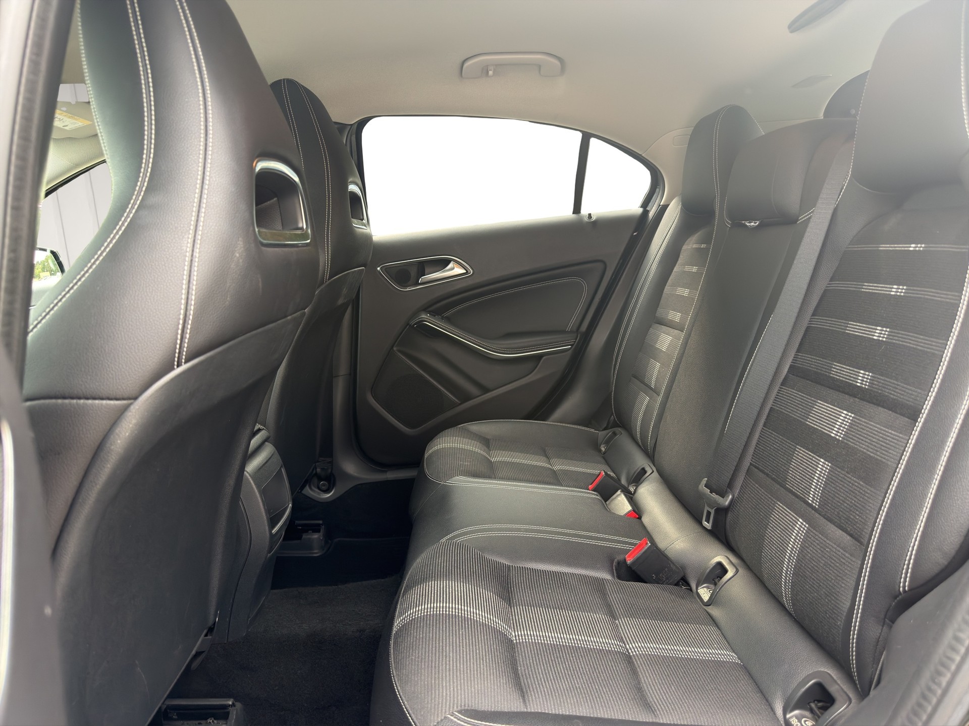 MERCEDES-BENZ A 180 Urban-image-9
