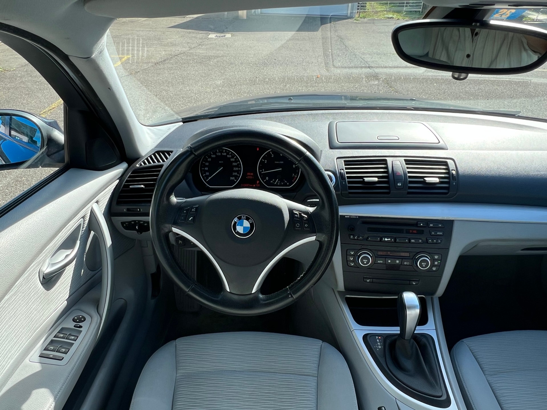 BMW 120i Steptronic-image-12