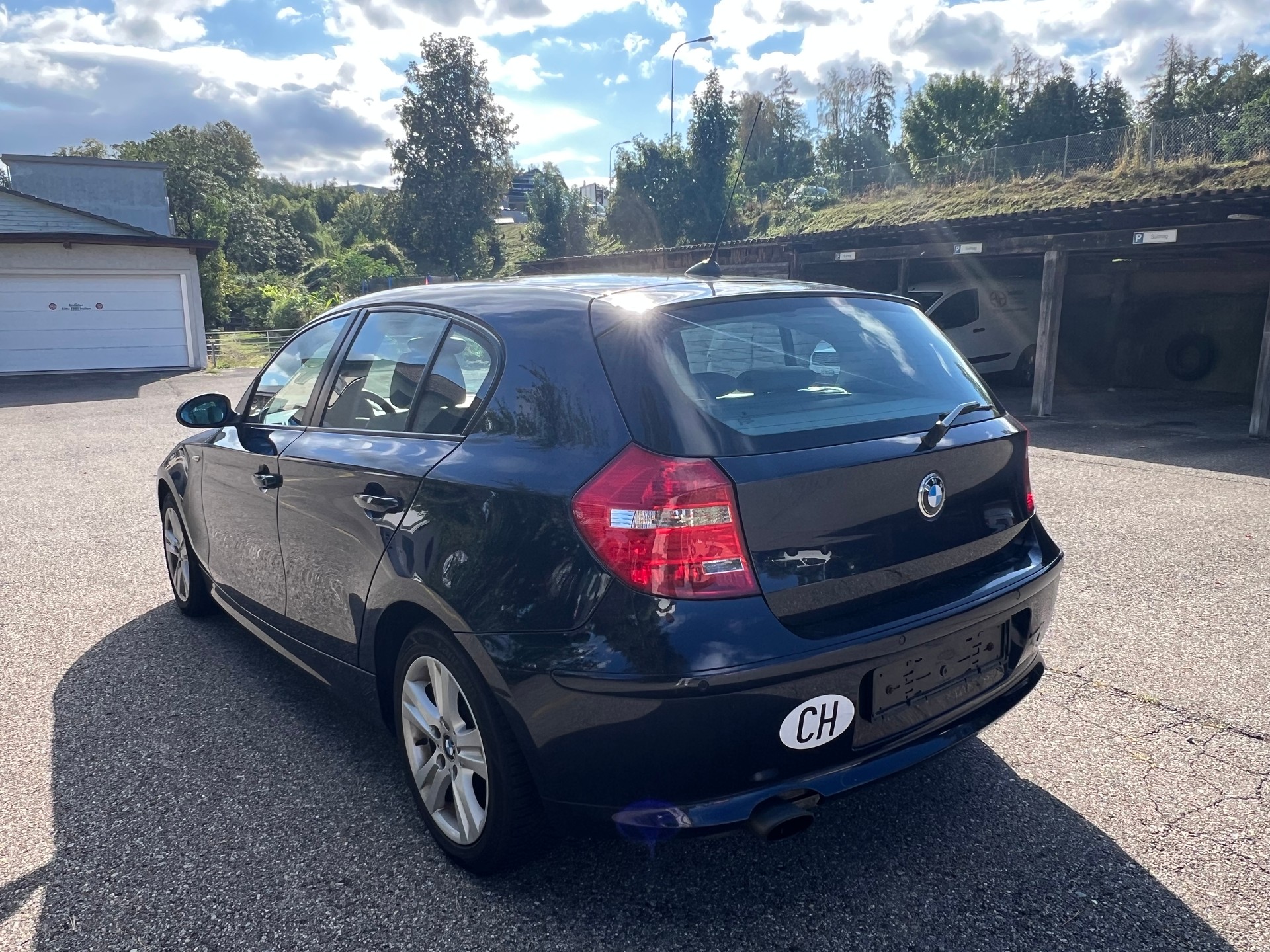BMW 120i Steptronic-image-5
