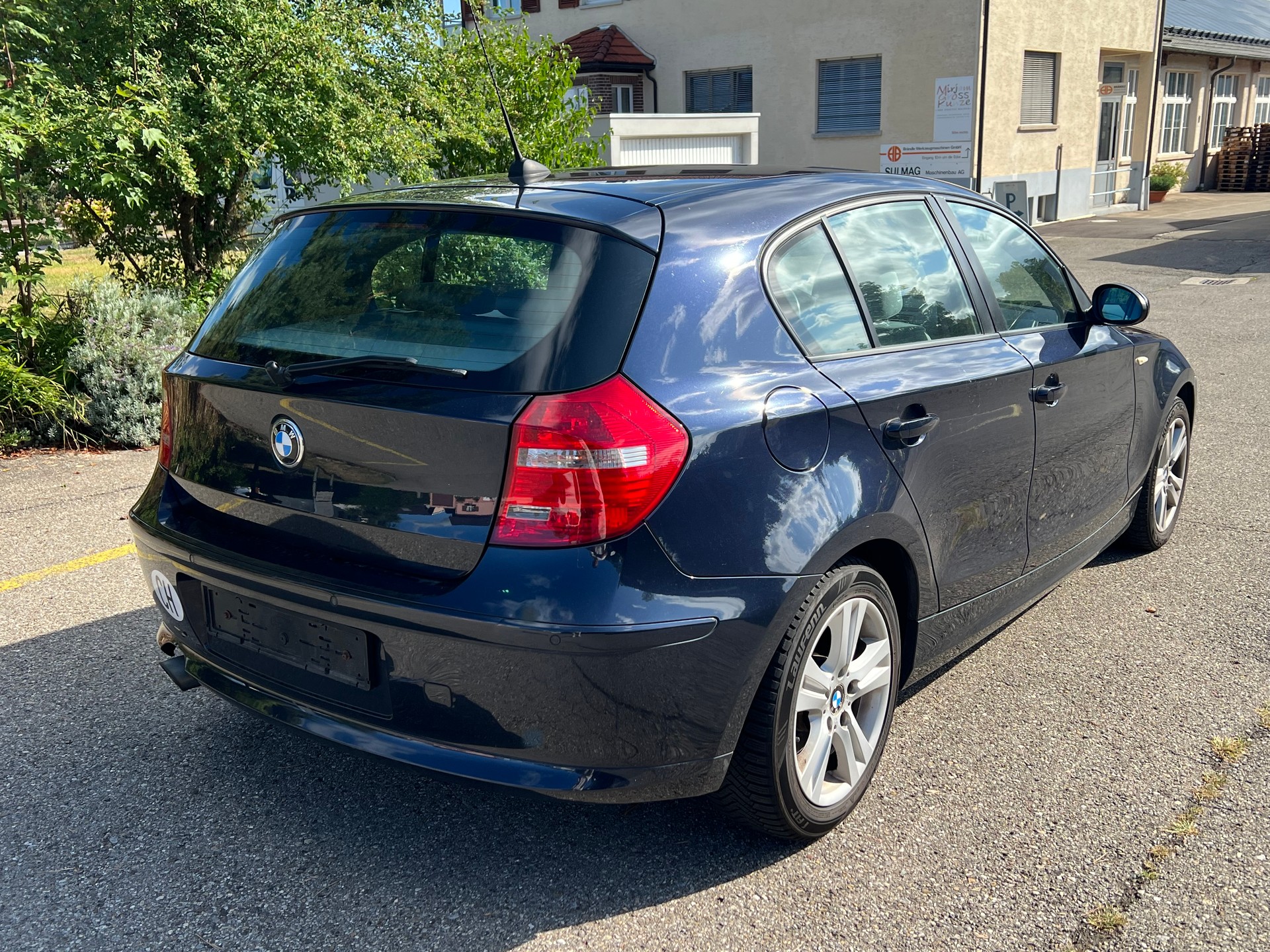 BMW 120i Steptronic-image-3